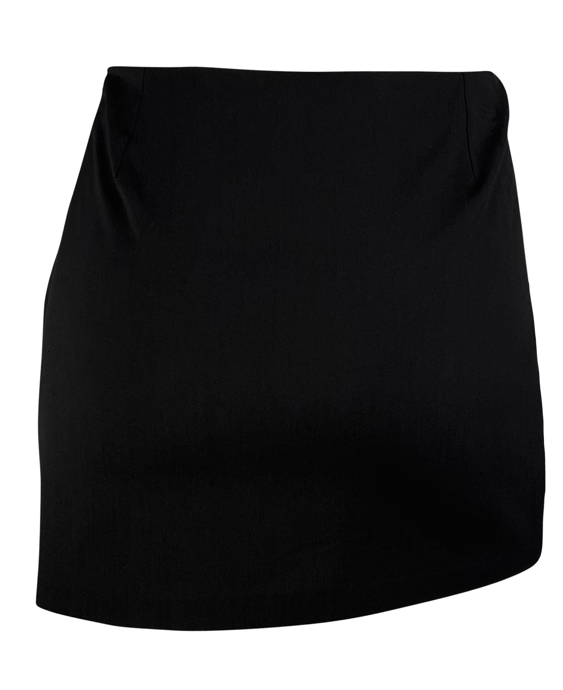 Prototype de mini-jupe en laine extensible noire Gucci by Tom Ford P/E 1998, neuve avec étiquette Excellent état - En vente à West Hollywood, CA
