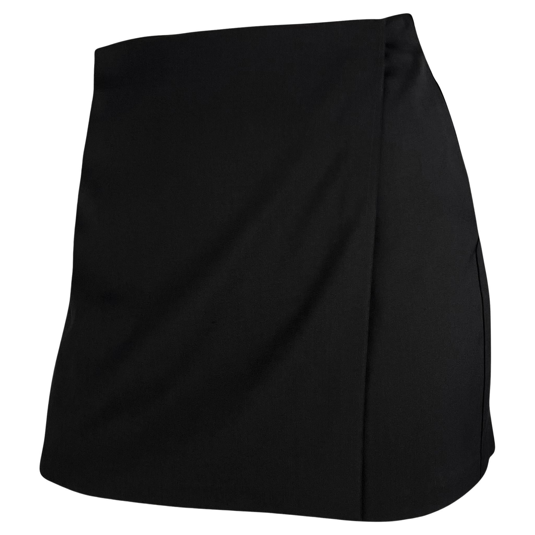Prototype de mini-jupe en laine extensible noire Gucci by Tom Ford P/E 1998, neuve avec étiquette en vente