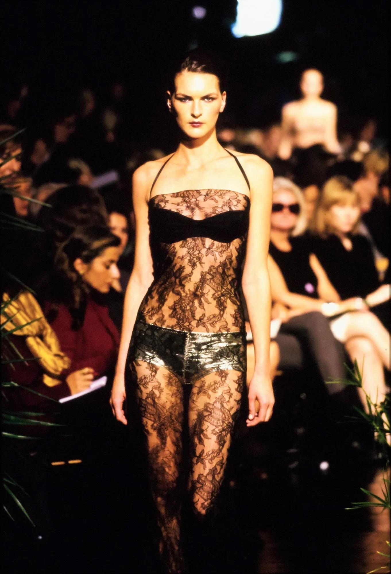 NWT S/S 1999 Dolce & Gabbana Runway Sheer Black Lace Train Gown For Sale 7
