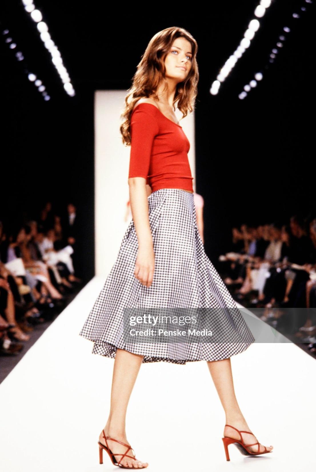 NWT S/S 2000 Ralph Lauren Blanco Negro Gingham Seda Tafetán Flare Falda Midi en venta 2