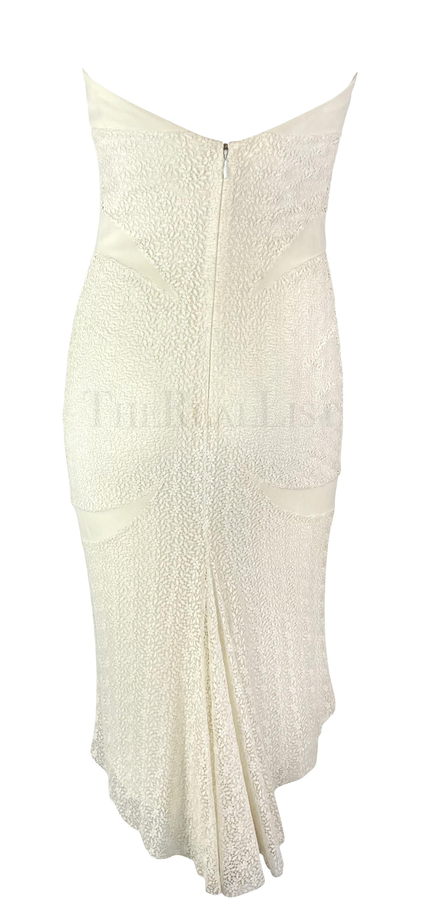 Robe sans bretelles en dentelle à fleurs blanches Gianni Versace par Donatella, P/E 2002, Neuve avec étiquette en vente 2