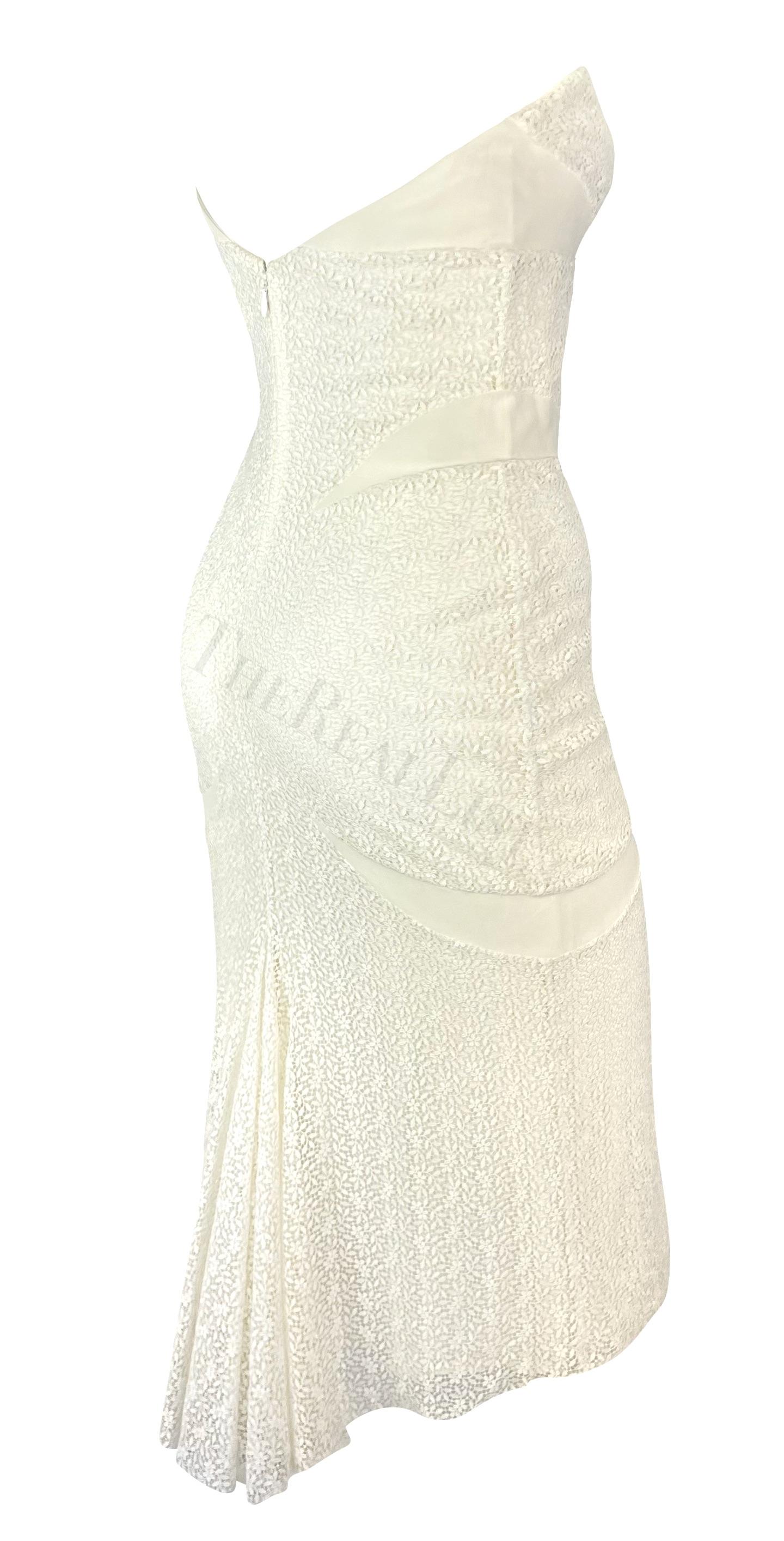 NWT S/S 2002 Gianni Versace by Donatella White Floral Lace Strapless Dress For Sale 2