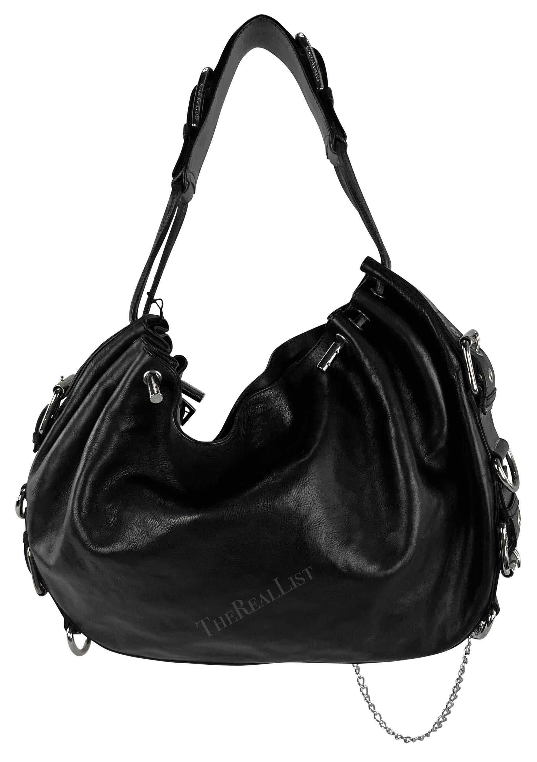 NWT P/E 2003 Dolce & Gabbana - Borsa a tracolla con borchie e catena punk - Tote Grande in vendita 1