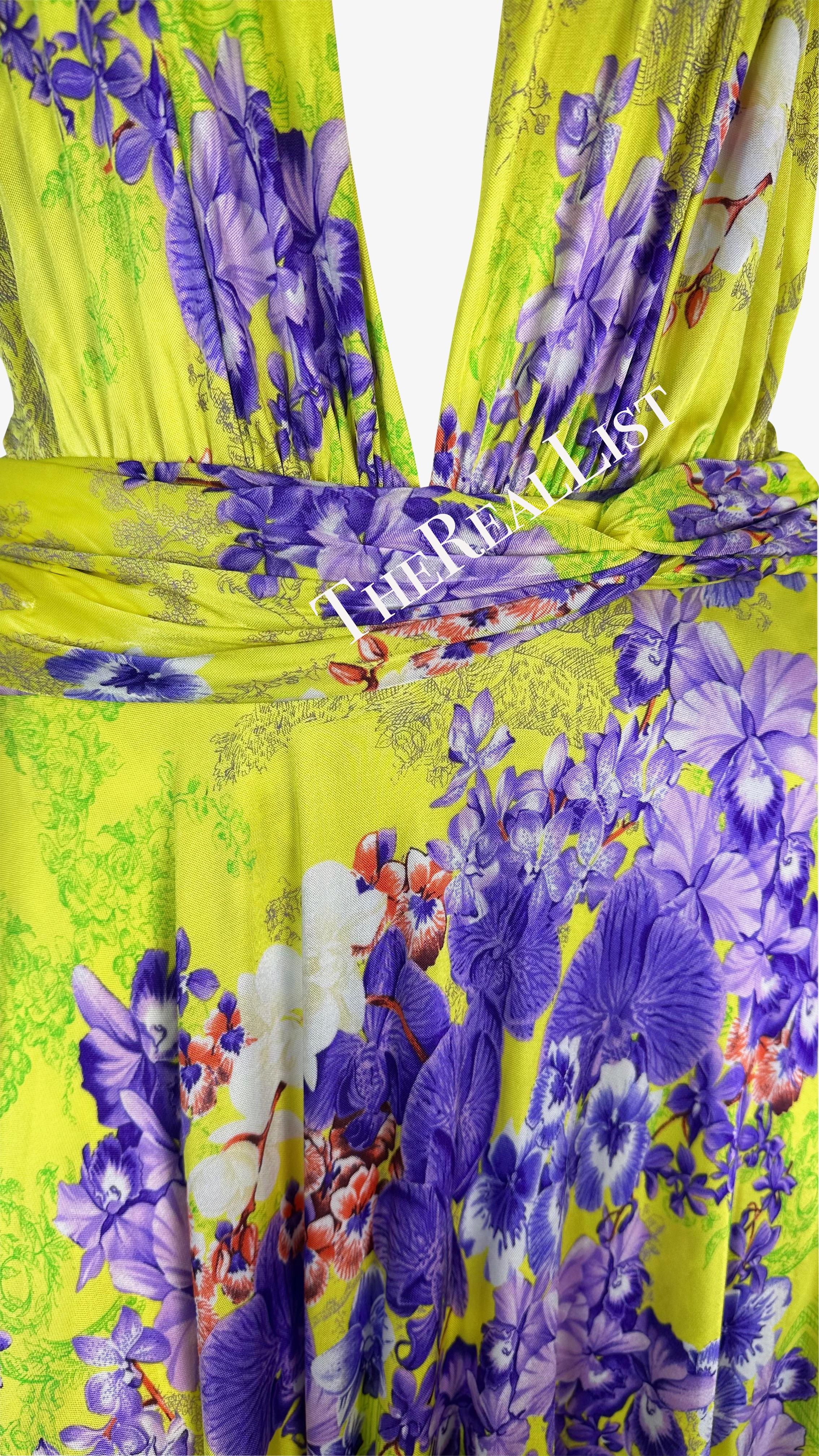 NEU F/S 2004 Versace by Donatella Gelbes Orchideen-Laufstegkleid mit Blumenmuster 7