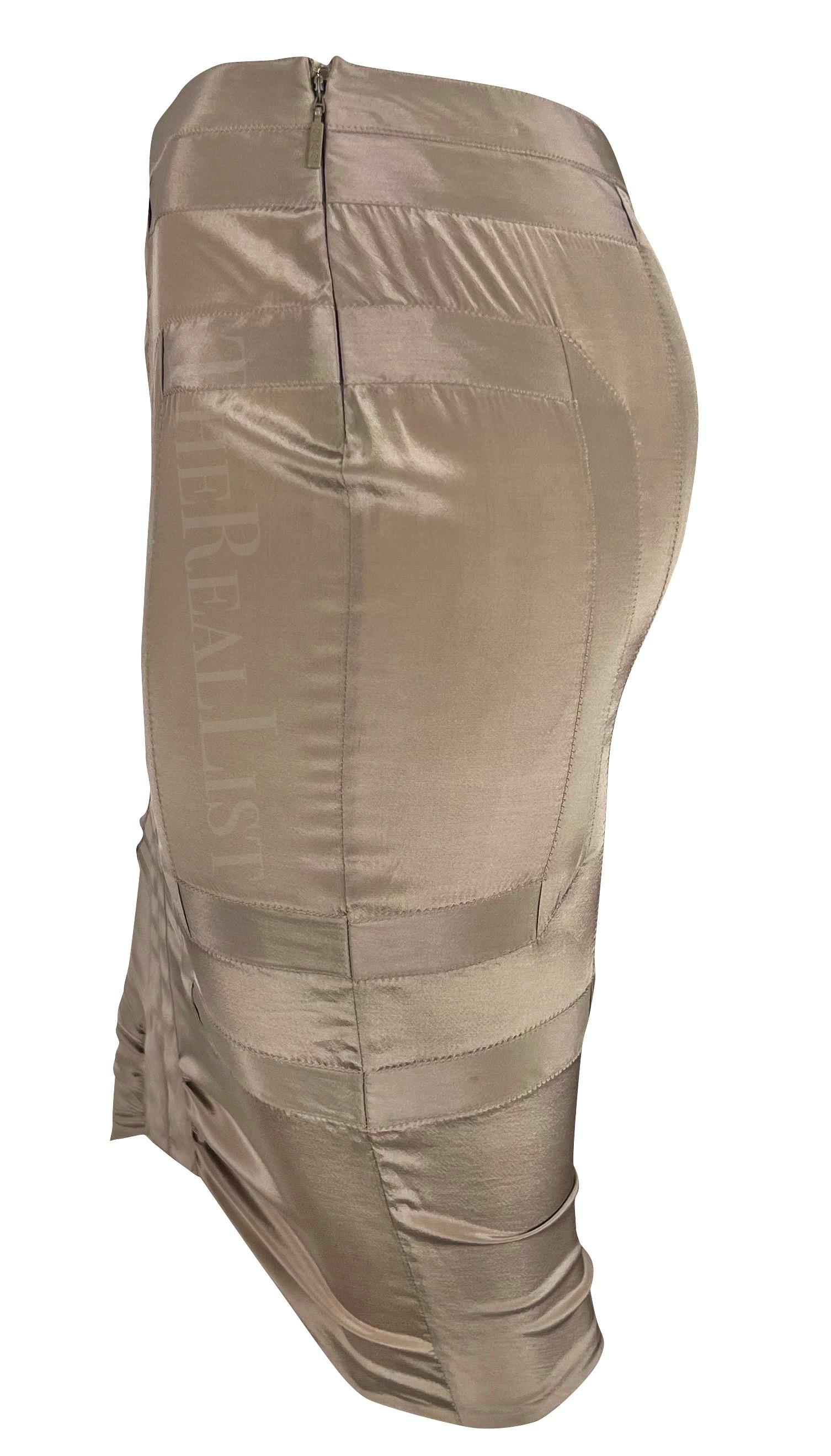 NWT S/S 2005 Gucci Taupe Panel Wiggle Pencil Skirt In Excellent Condition For Sale In West Hollywood, CA