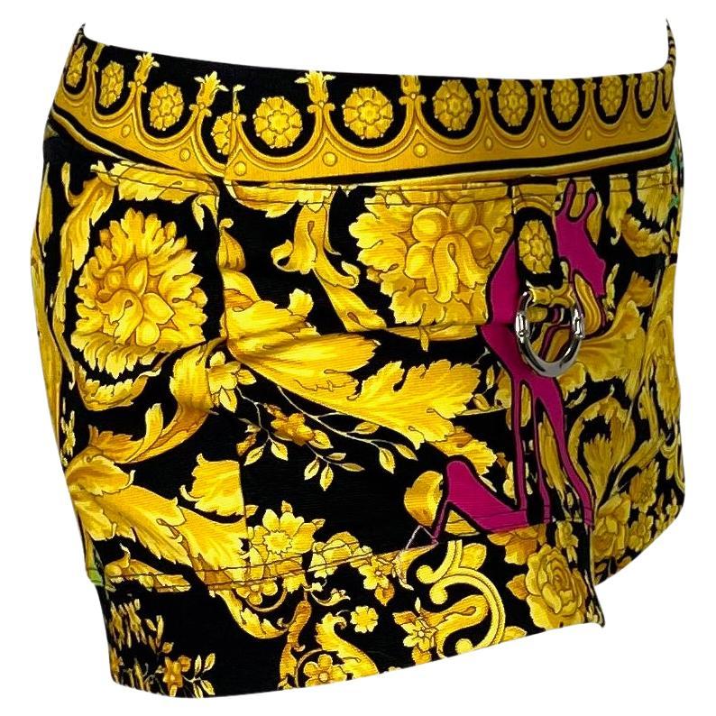 NWT S/S 2005 Versace by Donatella Chaos Couture Baroque Print Gold Mini Shorts For Sale 3
