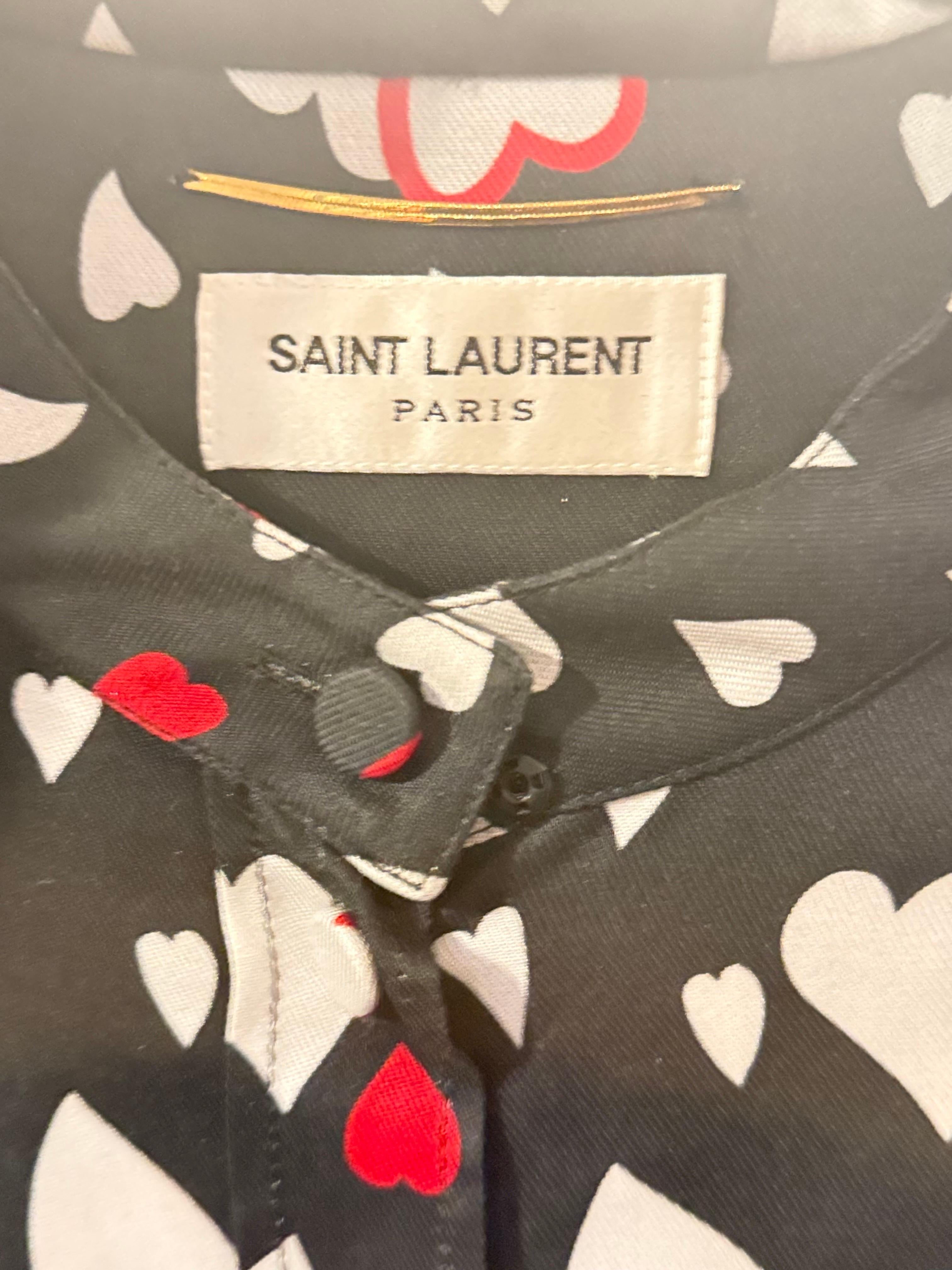 NWT Saint Laurent 2016 Größe 40 Heart Print Minikleid Schwarz Rot Weiß Seide YSL im Zustand „Neu“ im Angebot in San Diego, CA