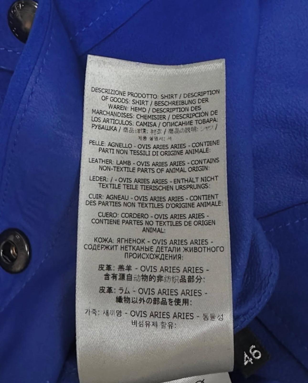 Questo è un abito nuovo con etichette Tom Ford 2021 Colbat Blue Shirt and Pants Set in size 42 US 10. 

Non è mai stato indossato ed è in perfette condizioni. 

Si prega di notare che l'appendino non è incluso. 

Questo elegante completo è perfetto