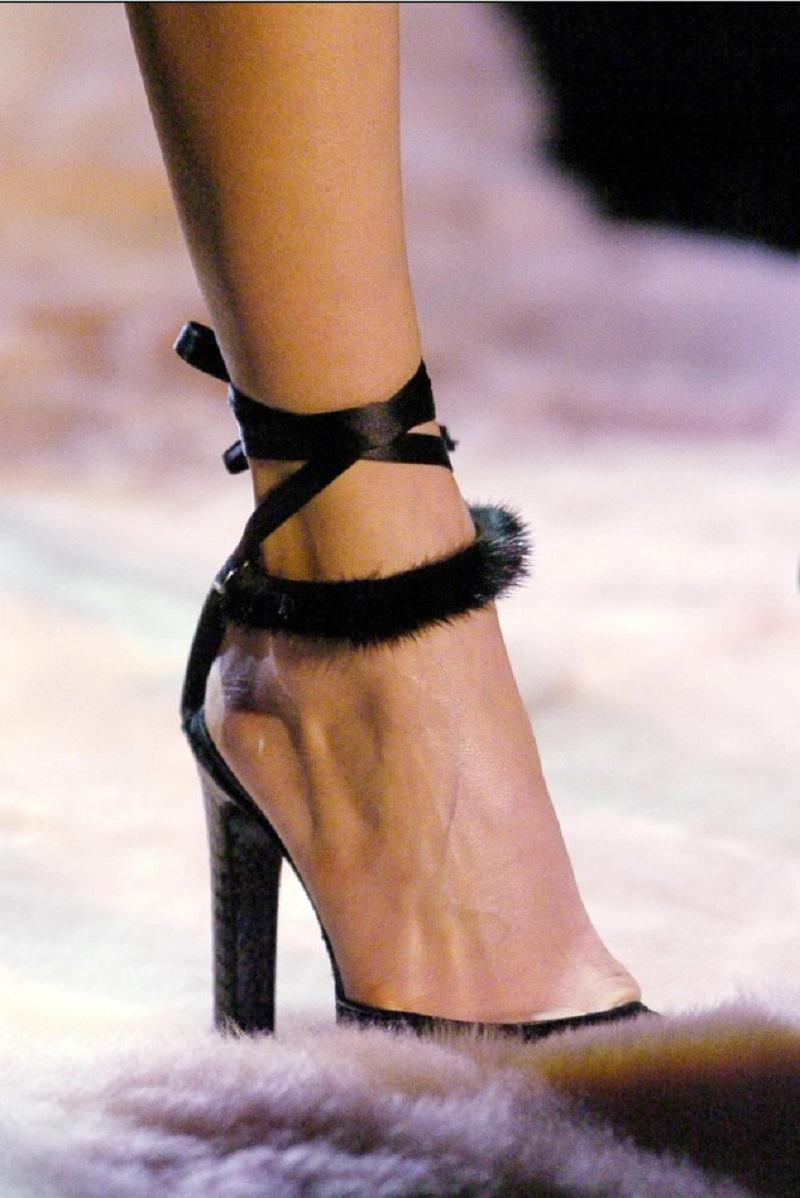 NWT Tom Ford for Gucci F/W 2004 Mink Trim Python Heel Black Shoes It 41 - US 11 For Sale 1