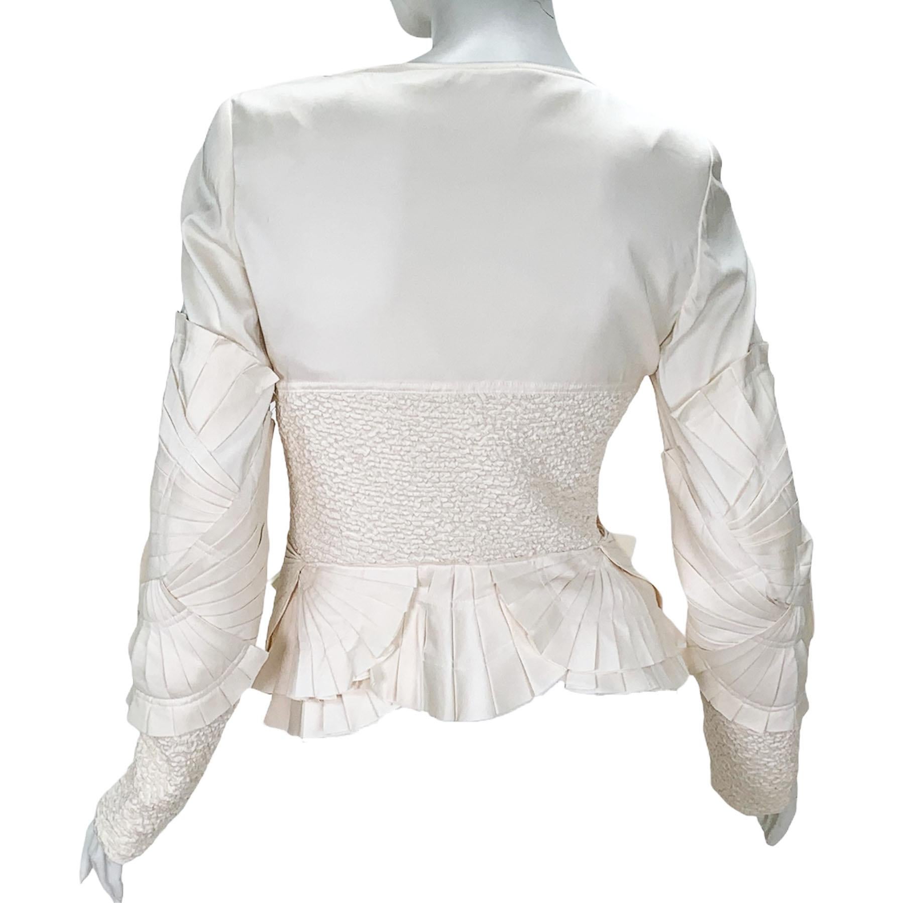 NWT Tom Ford for Gucci S/S 2004 Silk Off-White Color Fan Pleated Jacket It 42 For Sale 6