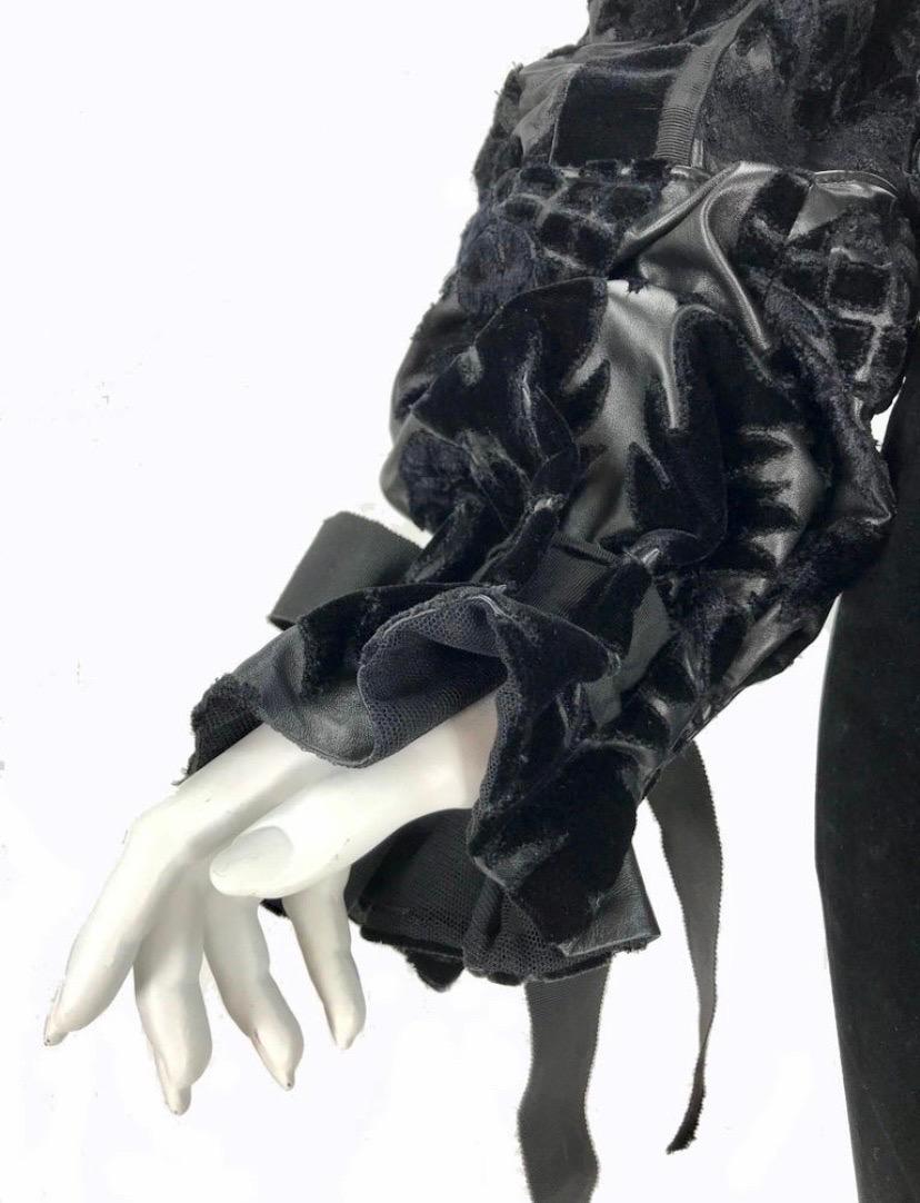 NWT Tom Ford For Yves Saint Laurent F/W 2002 Black Velvet & Leather Suit Fr 40 For Sale 3