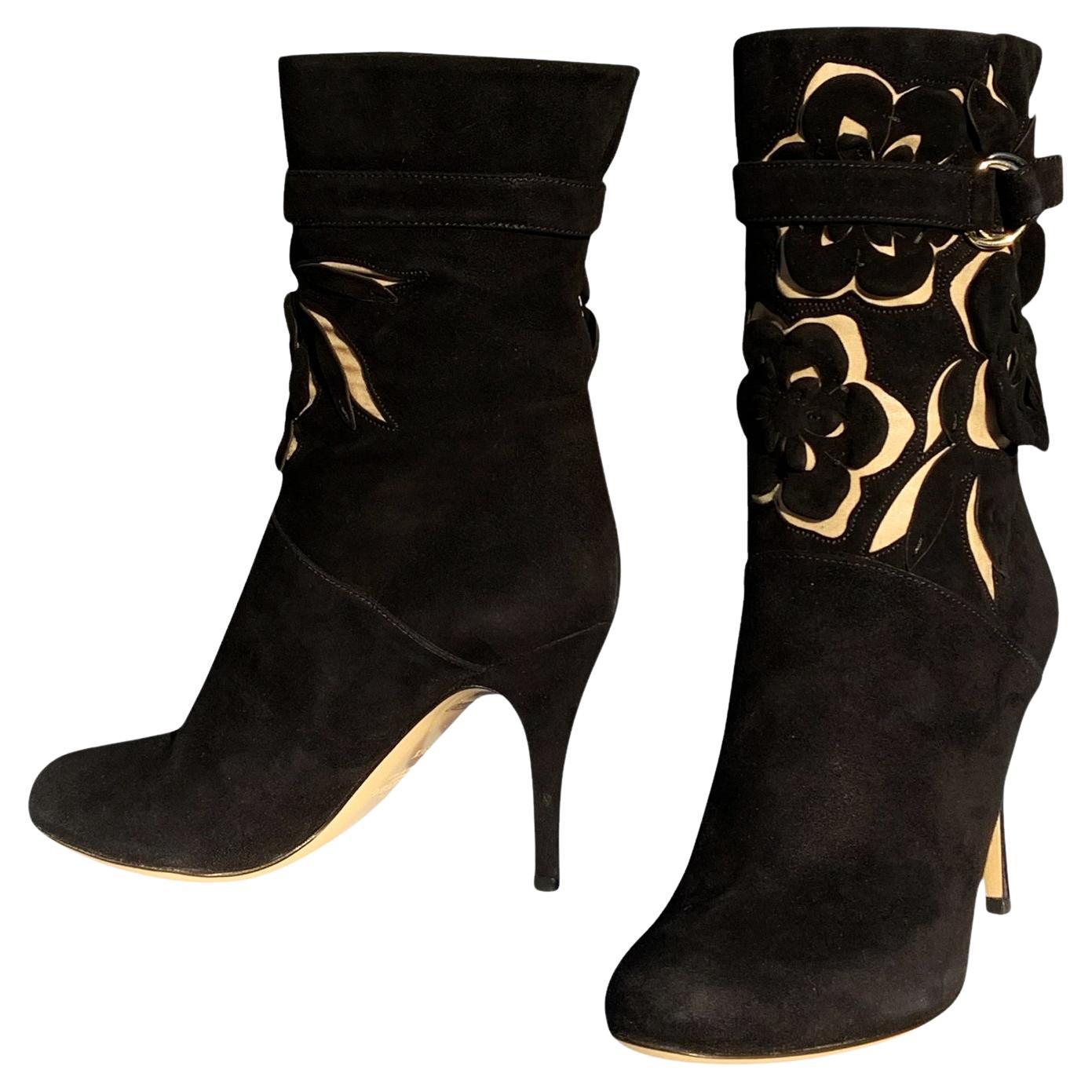 NWT Valentino Garavani Floral Cut Out Suede Leder Heel Stiefel Schwarz 36.5 US 6.5 im Angebot