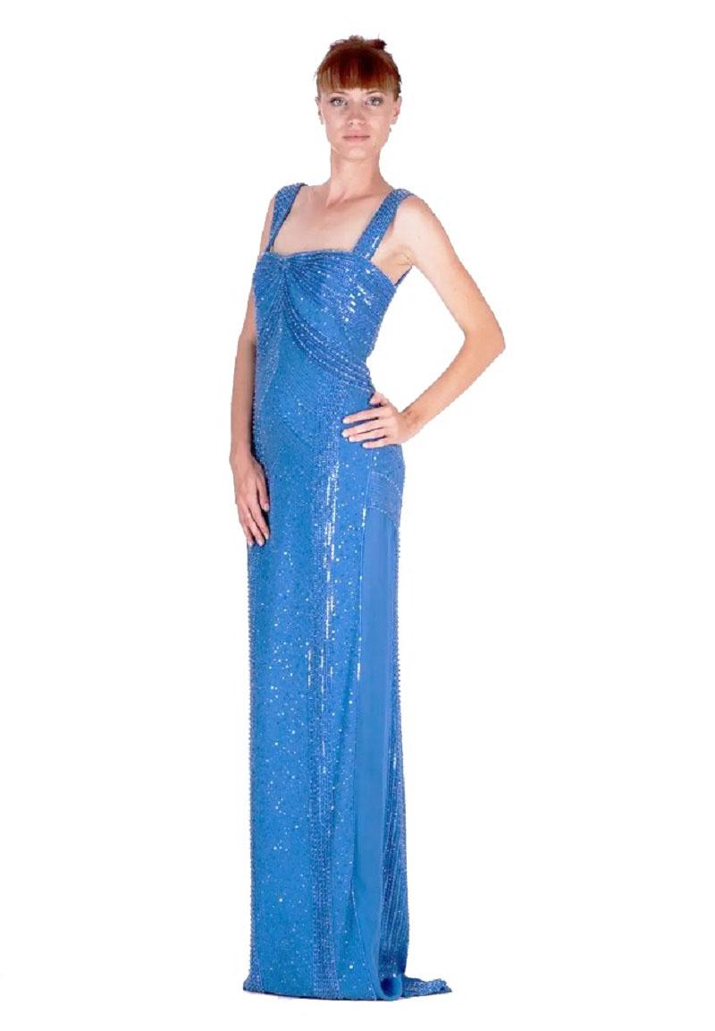 New Versace Silk Blue Fully Embellished Dress Gown
Italian size 42 - US 8
Blue Silk Gown Embellished with Clear Beads and Two Tone Sequins, Back High Slit, Finished with Corset.
Measurements: Length - 64 inches (front), 68