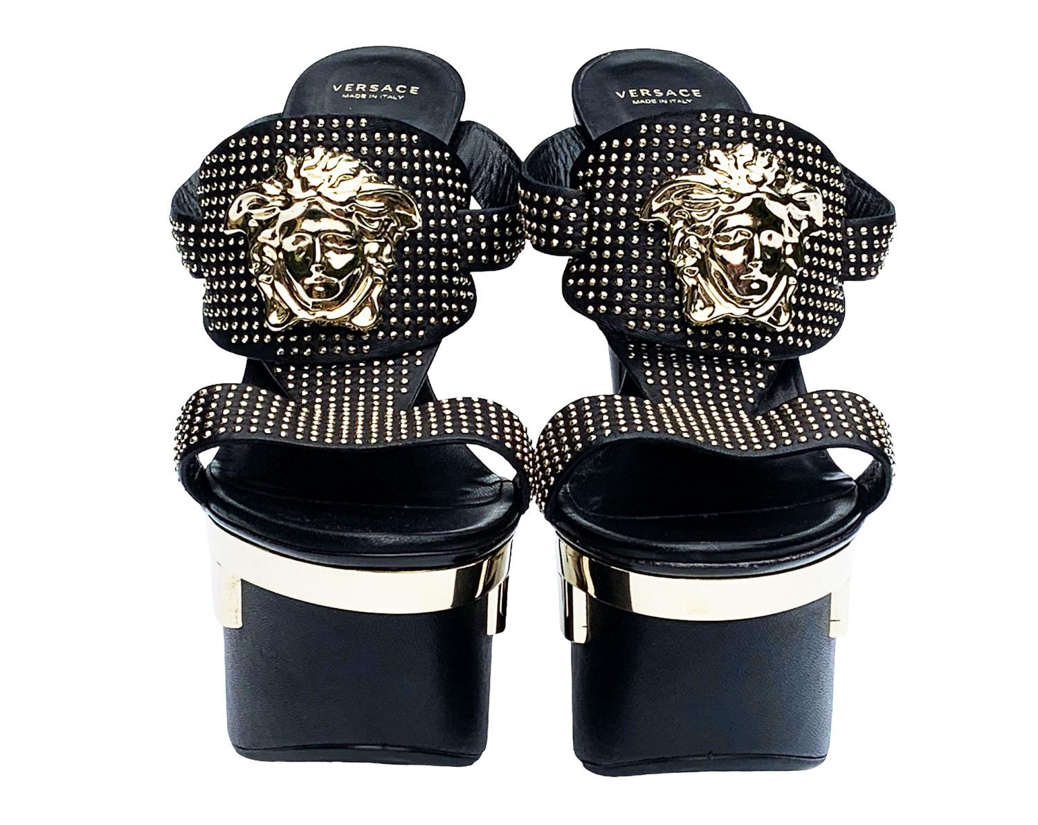 NWT Versace Black Gold Studded 3 - X Platform Sandals Shoes Italian 40 - US 10 In New Condition For Sale In Montgomery, TX