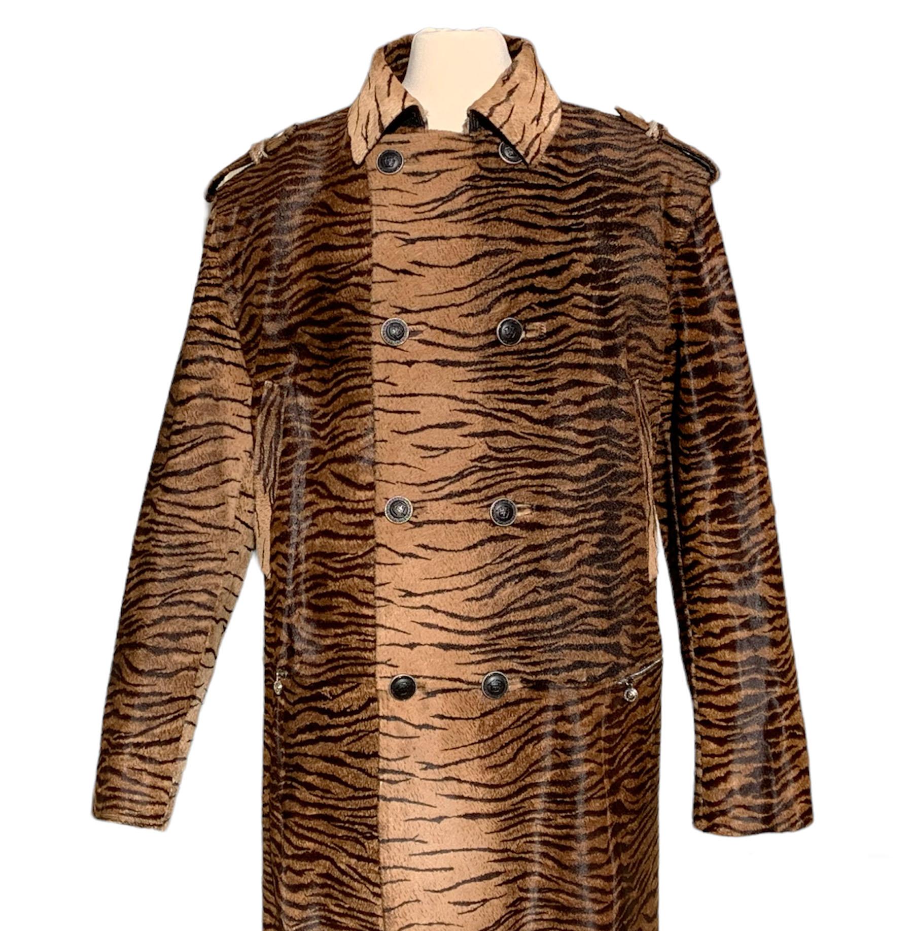NWT Vintage Gianni Versace Zebra Print Fur Leather Men's Coat Italian 56  US 46 In New Condition For Sale In Montgomery, TX