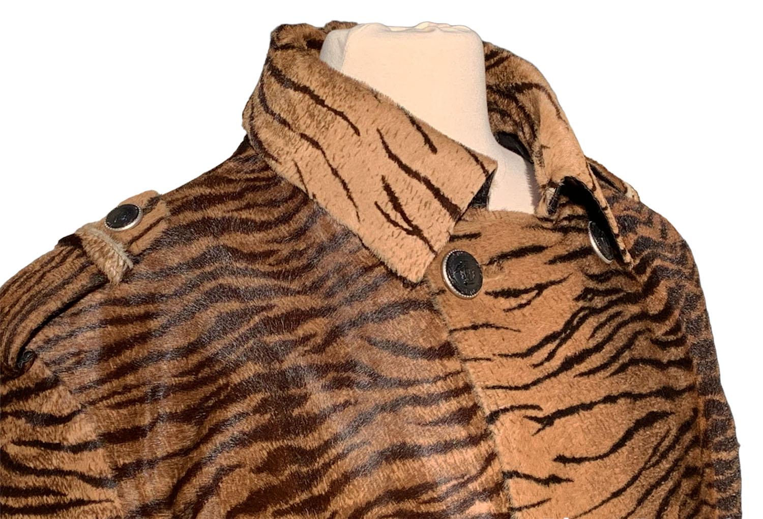 Marrone NWT Vintage Gianni Versace Pelliccia Stampa Zebra Uomo Cappotto Italiano 56  US 46 in vendita