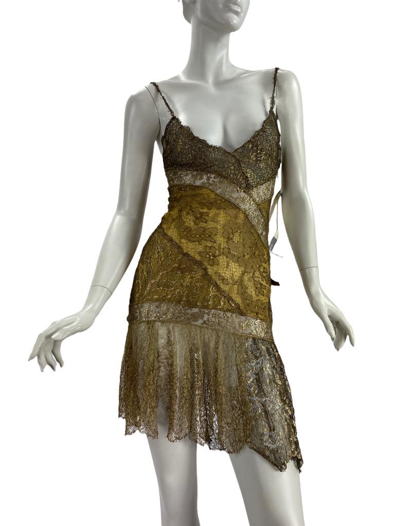 NWT Vintage VERSACE ATELIER F/W 2002 Runway Gold Lace Mini Dress It 42 - US 6 In New Condition For Sale In Montgomery, TX