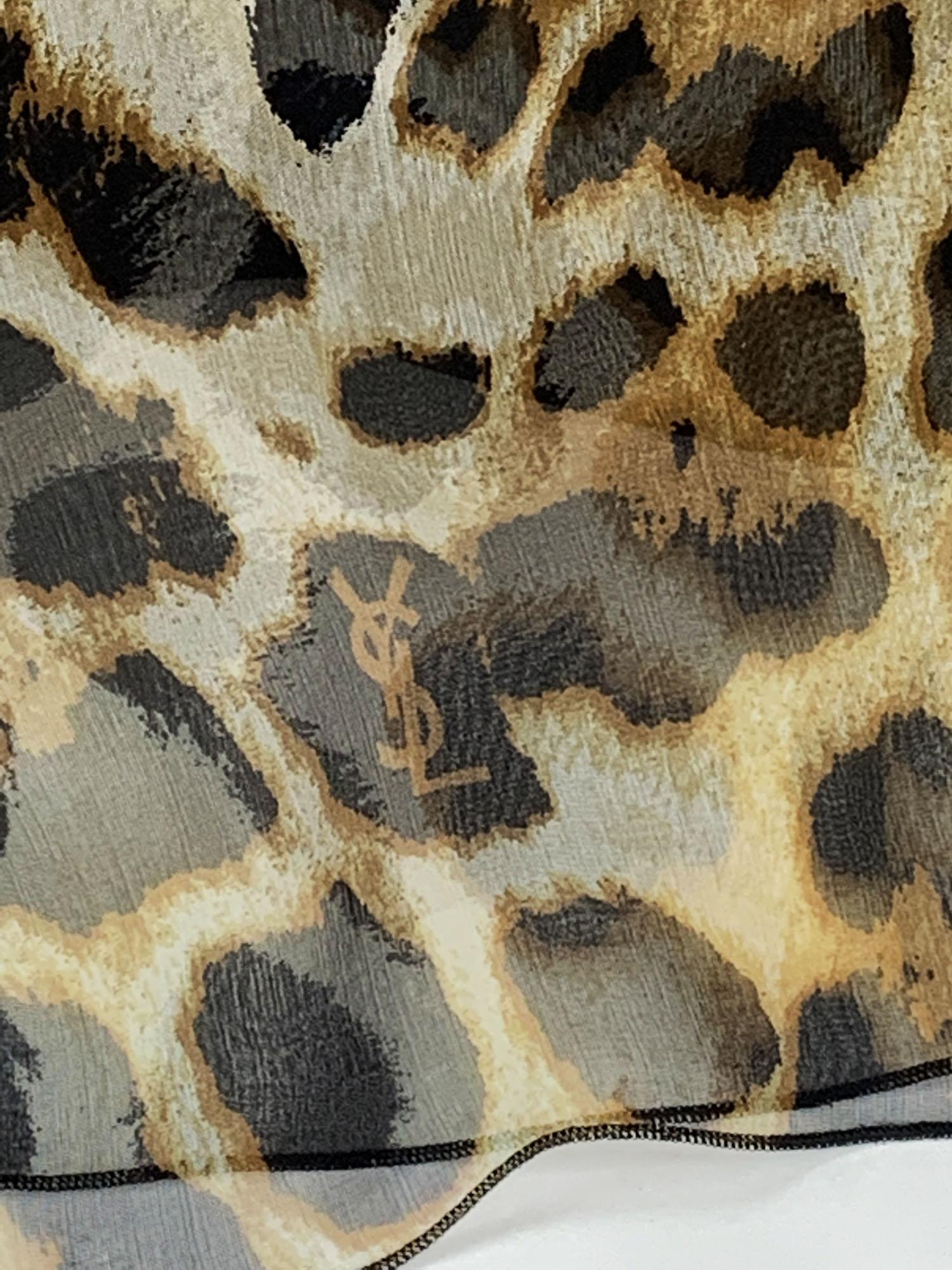 Neu mit Etikett Yves Saint Laurent 2012 Kollektion Maxikleid aus Seide mit Leopardenmuster Fr40 im Angebot 8