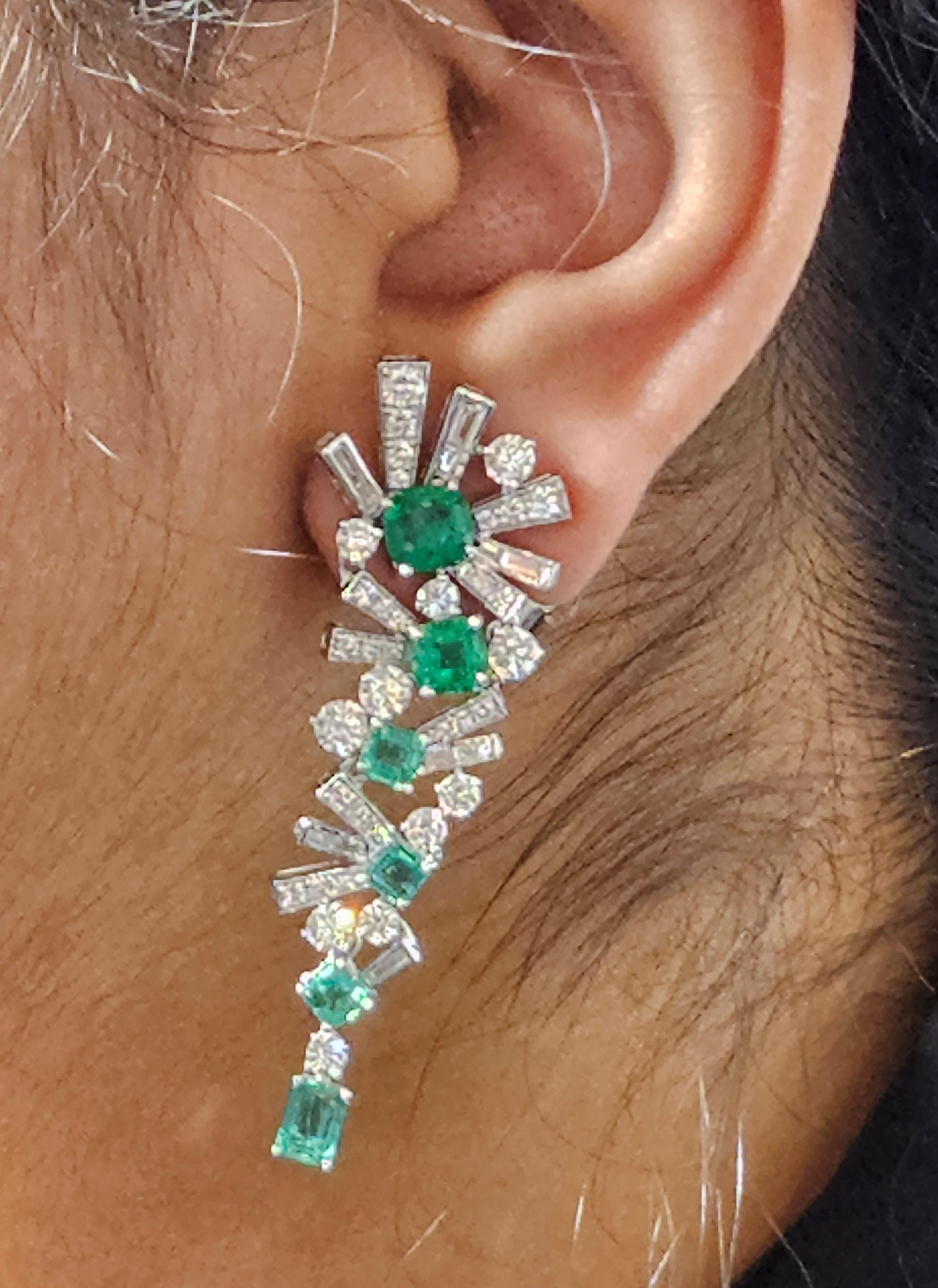 NWT$30, 000 White Gold Fancy Gorgeous Glittering 12.50ct Emerald Diamond Earrings In New Condition For Sale In New York, NY