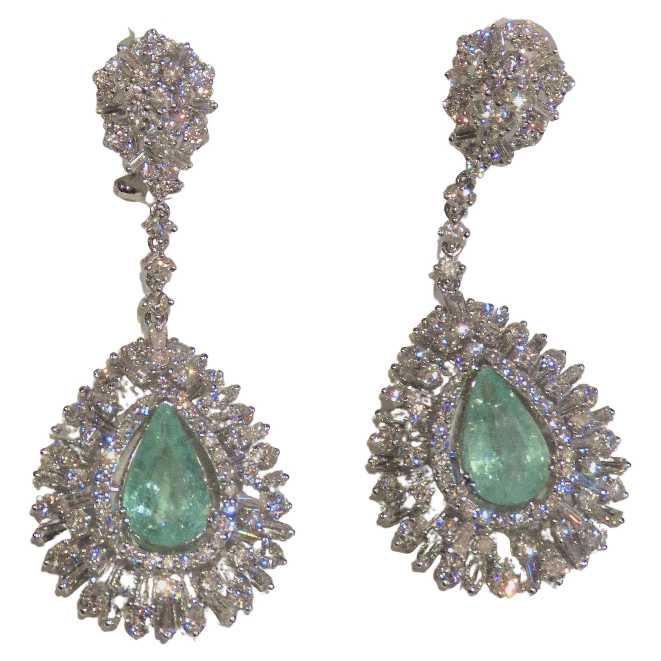 NWT $62,436 Boucles d'oreilles en or 18KT avec diamants et Paraiba.