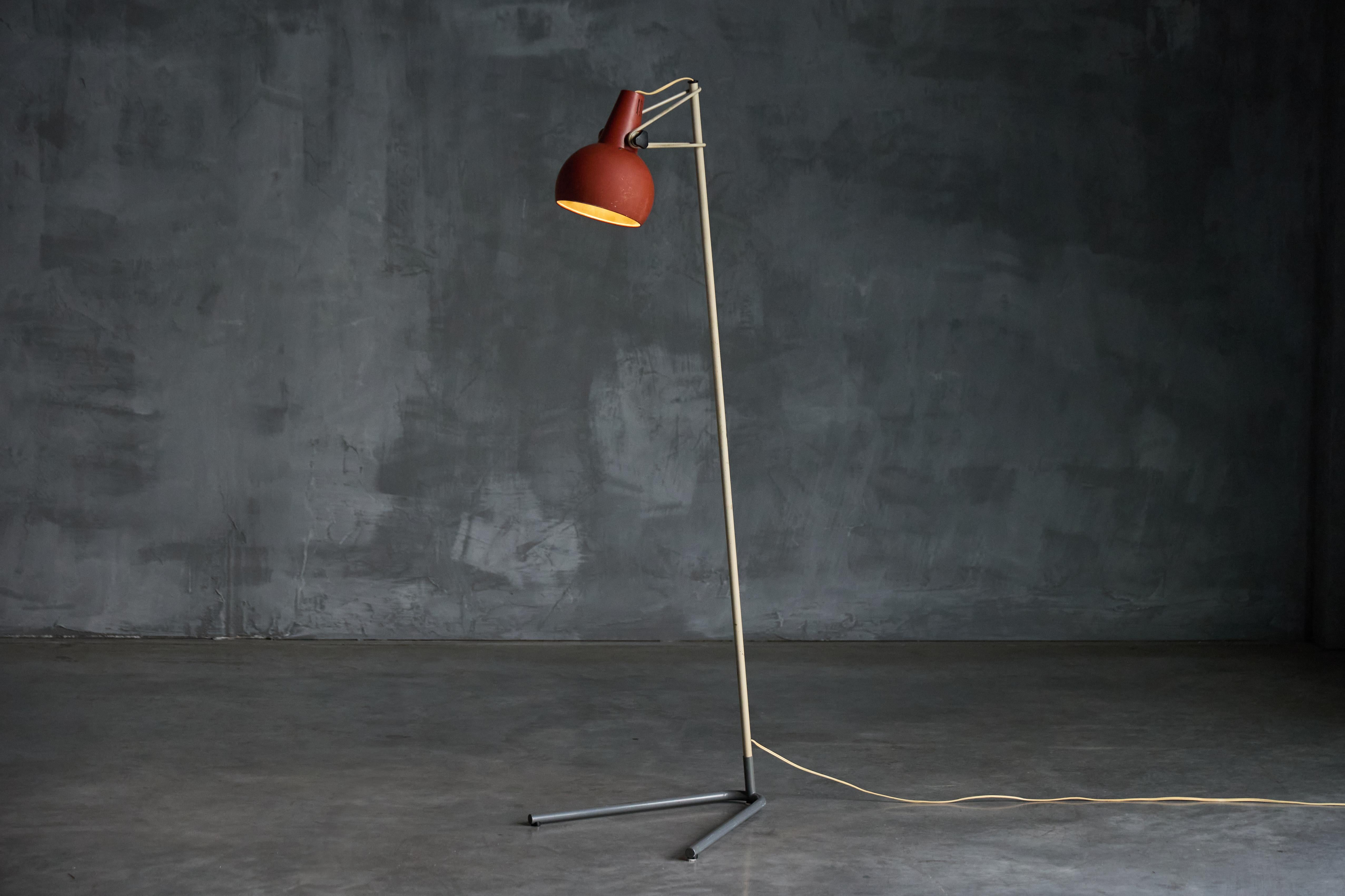 'NX29' Floor Lamp by Louis Kalff for Philips, Netherlands, 1950s For Sale 8