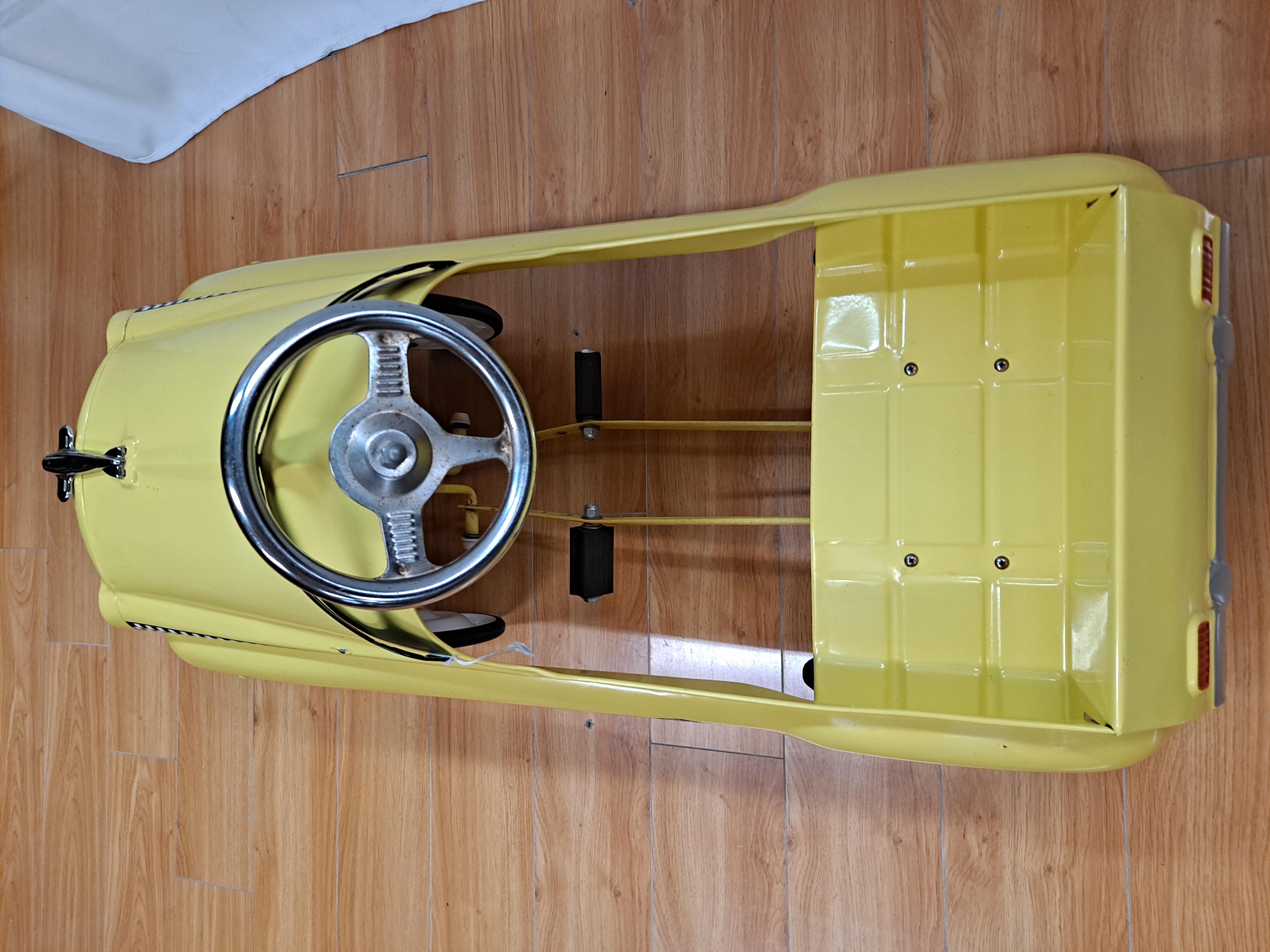 20ième siècle Voiture de taxi jaune de New York ~ Reproduction