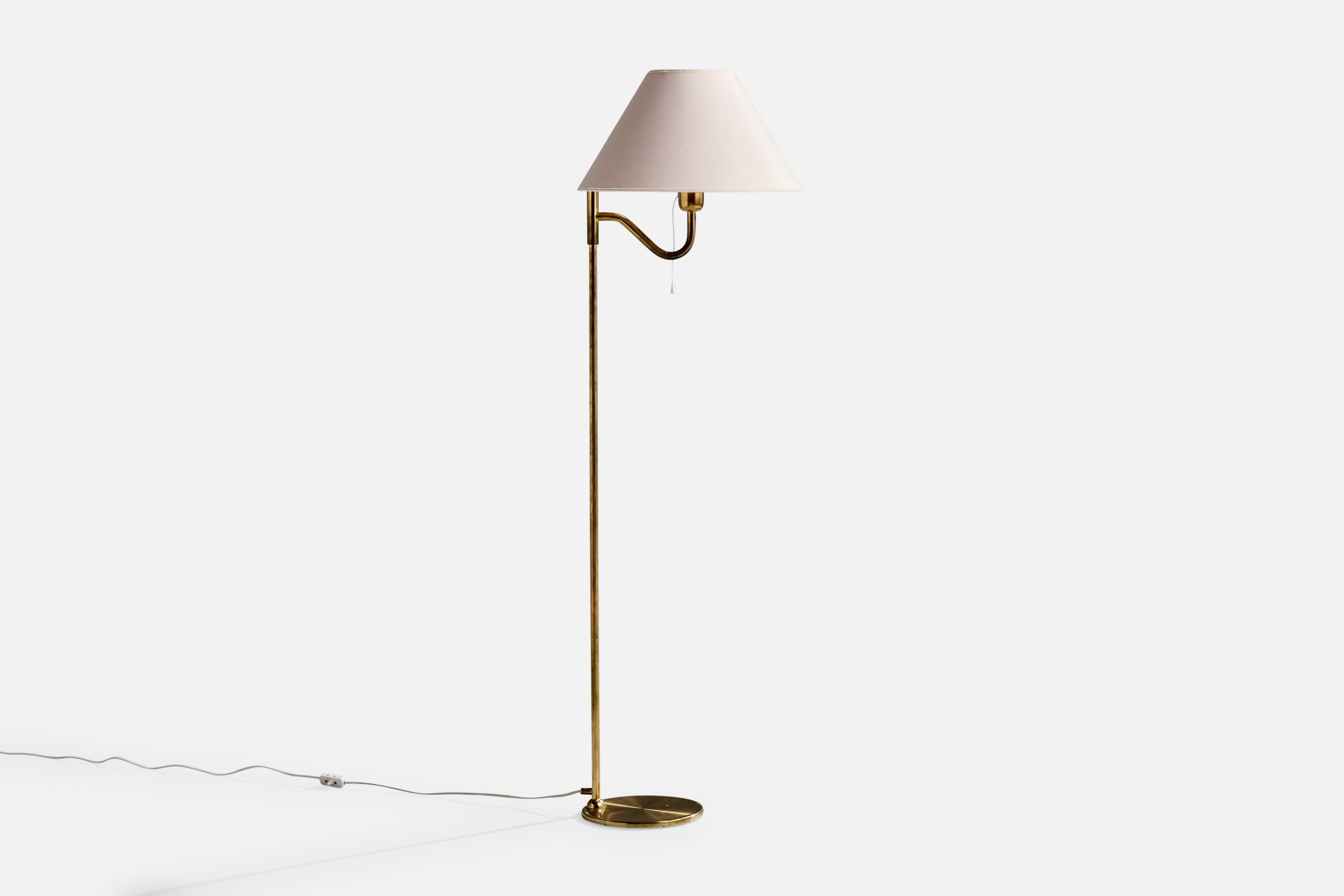 Nya Öia, Stehleuchten, Messing, Stoff, Schweden, 1970er (Moderne der Mitte des Jahrhunderts) im Angebot