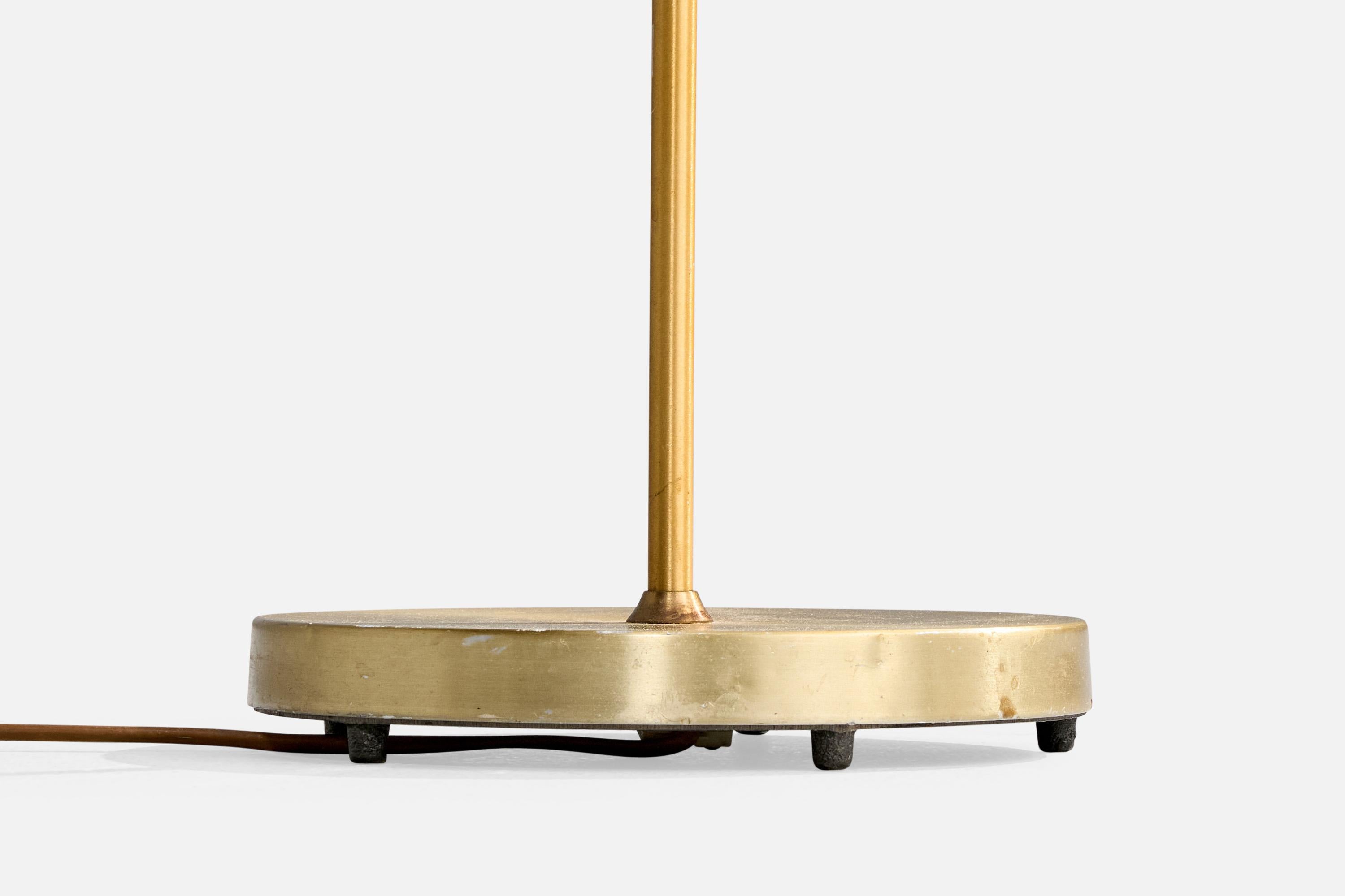 Nybro Armaturfabrik, lampadaires, laiton, parchemin, Suède, années 1960 en vente 3