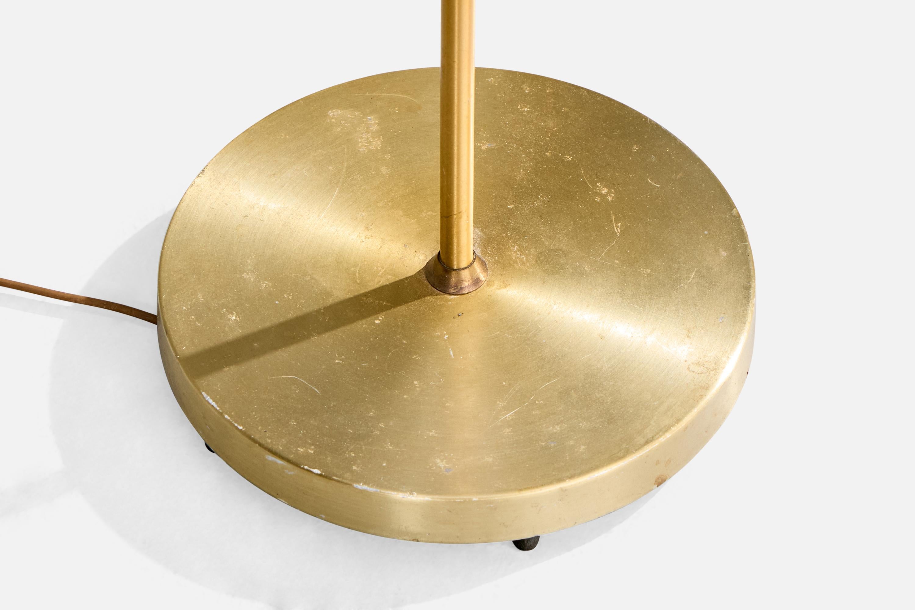 Nybro Armaturfabrik, lampadaires, laiton, parchemin, Suède, années 1960 en vente 2