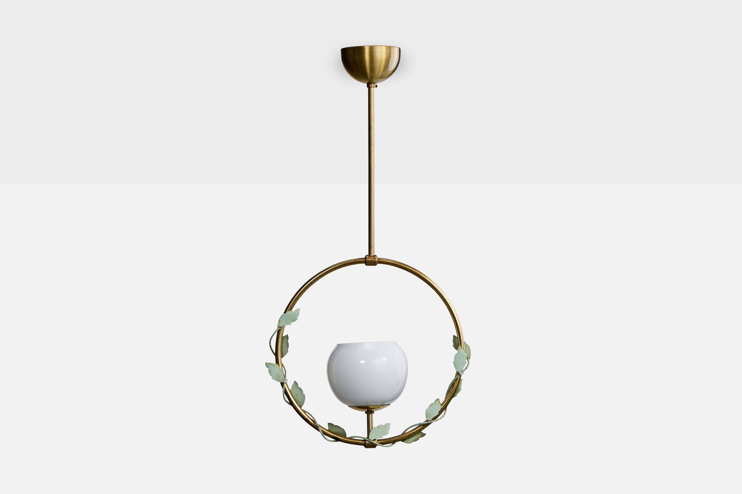 Mid-Century moderno Nybro Armaturfabrik, Lampada a sospensione, Ottone, Metallo, Vetro, Svezia, anni '50 in vendita