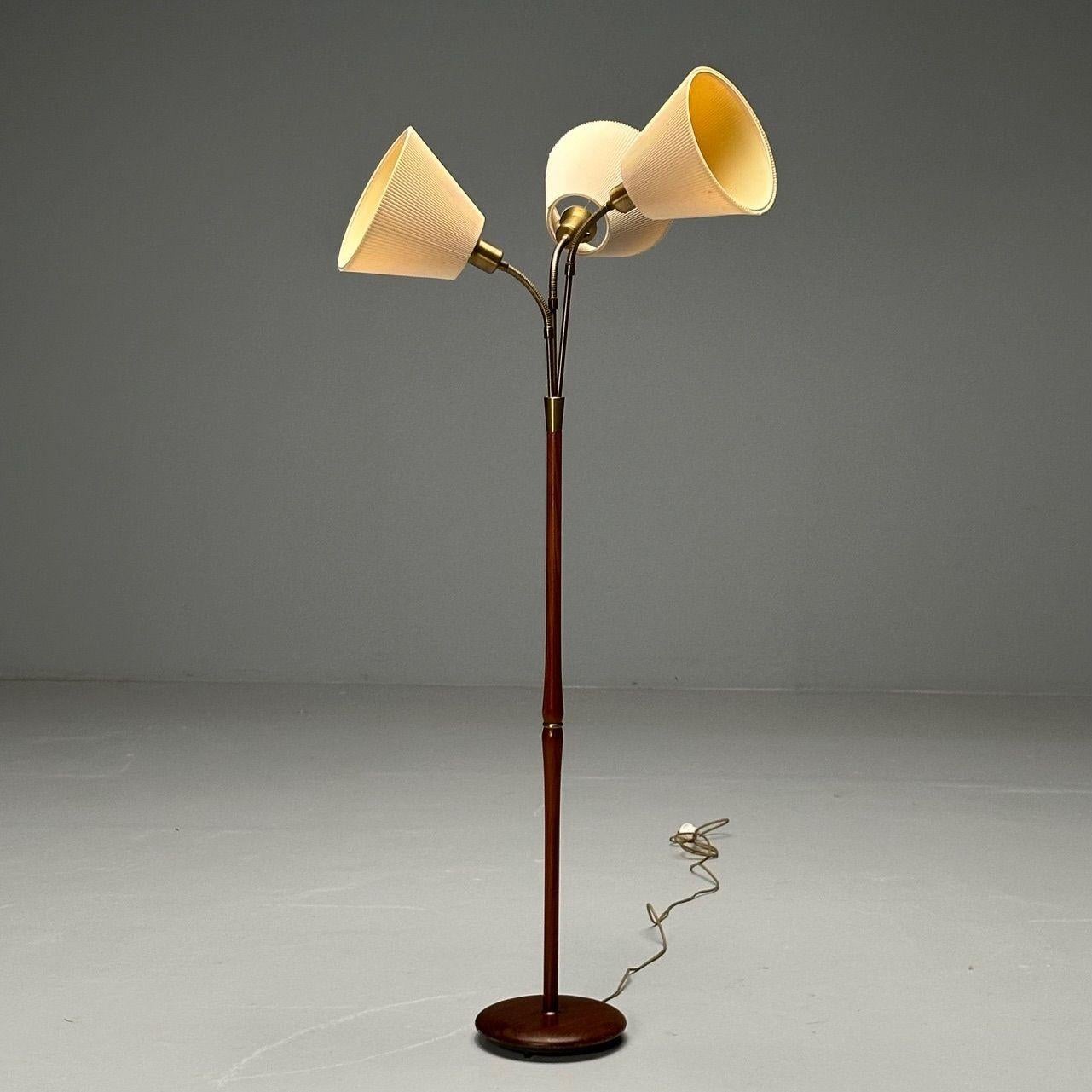 Nybro Armaturfabrik, Swedish Mid-Century Modern, Floor Lamp, Teak, Brass, 1950s In Good Condition For Sale In Stamford, CT