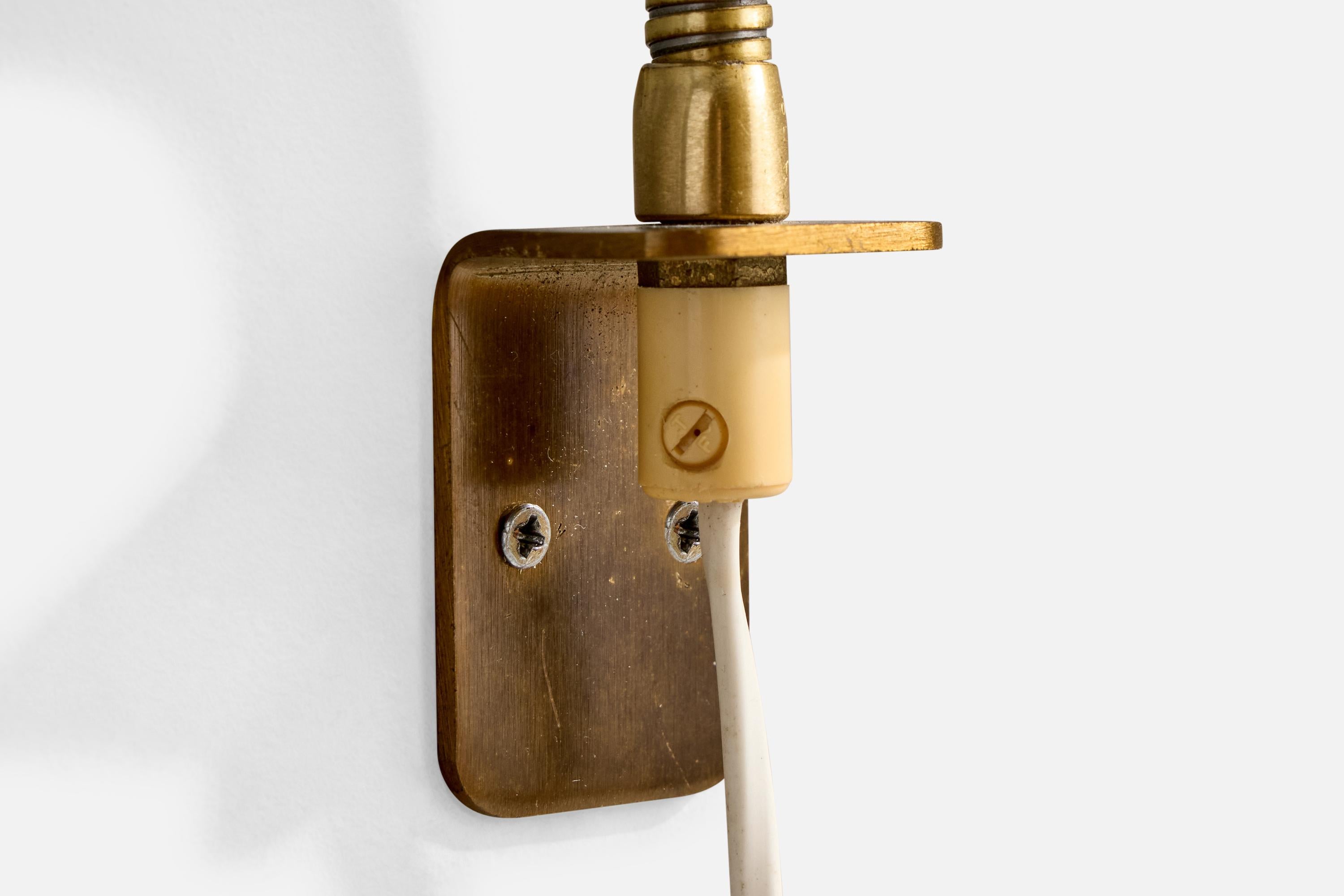 Nybro Armaturfabrik, Apliques de pared, Latón, Suecia, Años 50 mediados del siglo XX en venta