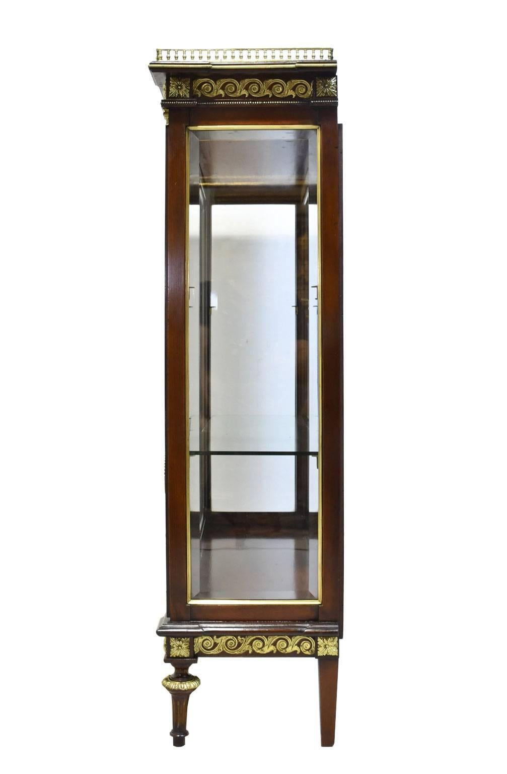 NYC Gilded Age Louis XVI Style Display Cabinet, Attributable to Leon Marcotte In Good Condition In Miami, FL