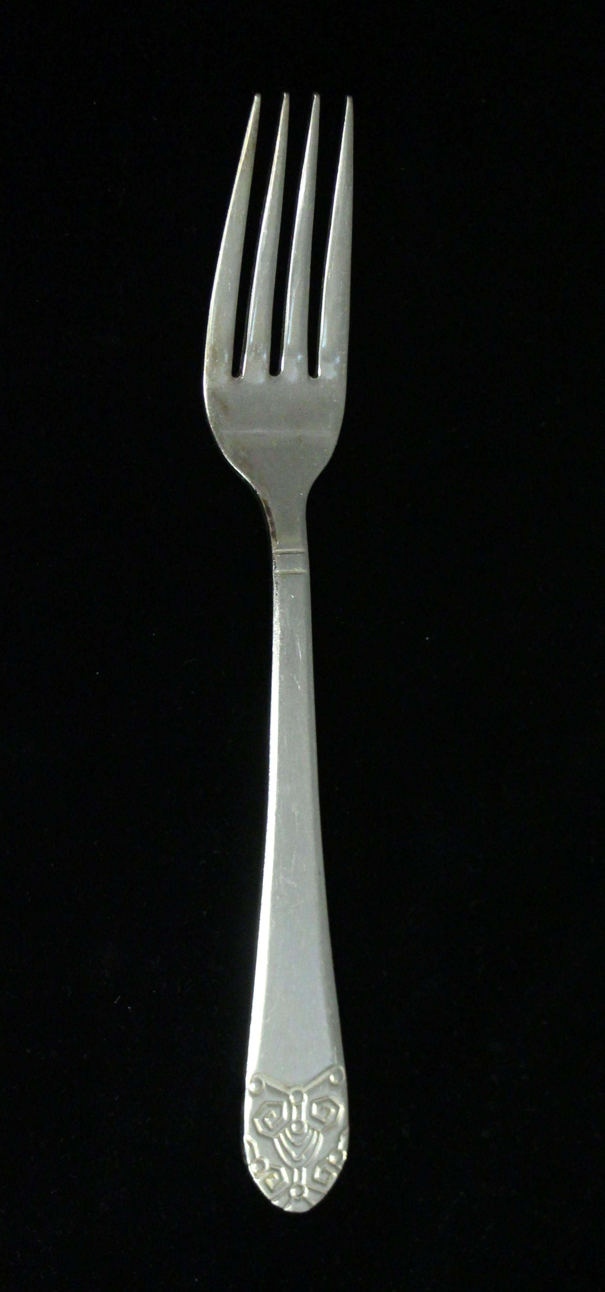 NYC Waldorf Astoria Hotel Silver Plated Eight Piece Dinner Knife and