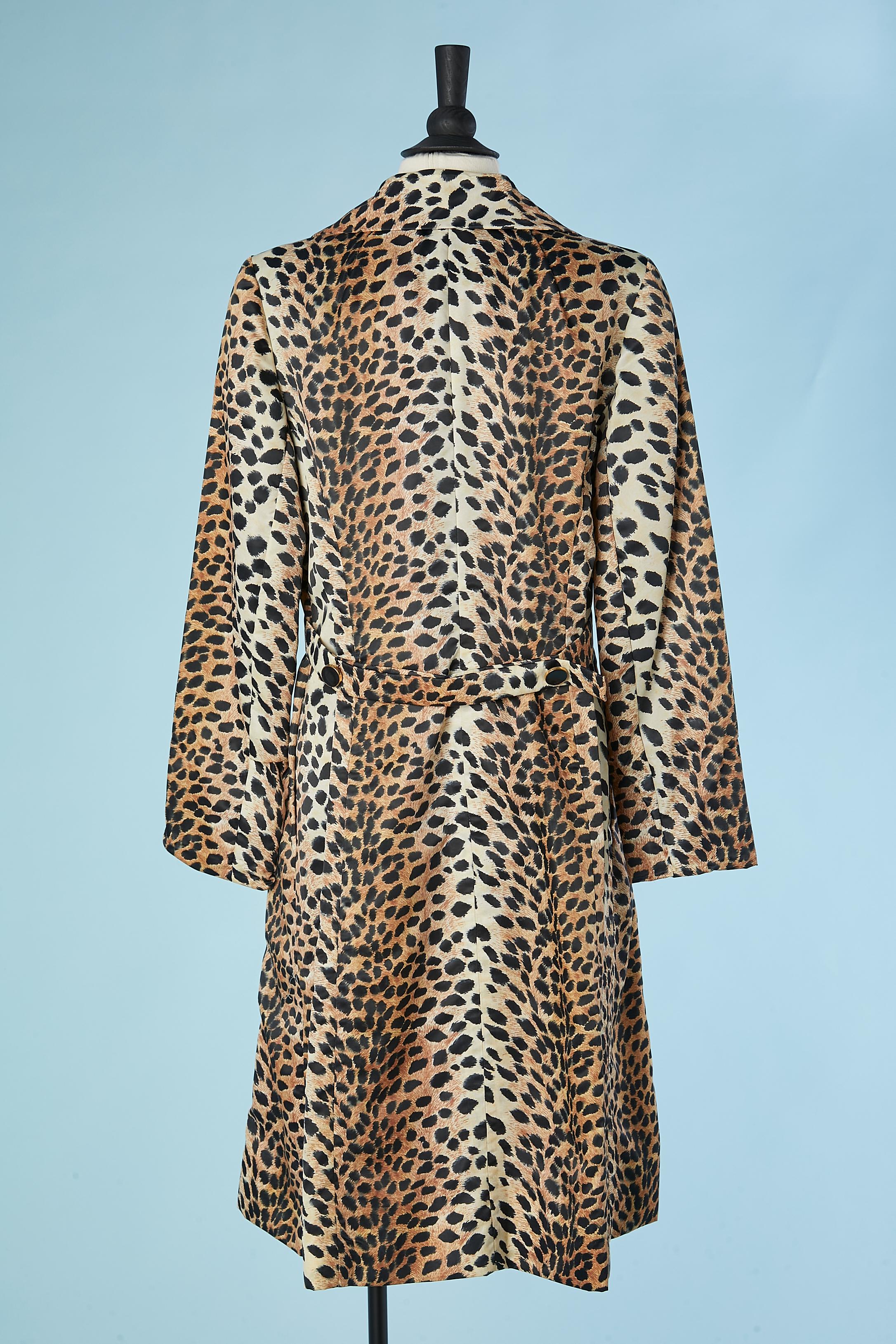 Women's Nylon raincoat in leopard print Lilli Ann Circa 1970's  For Sale