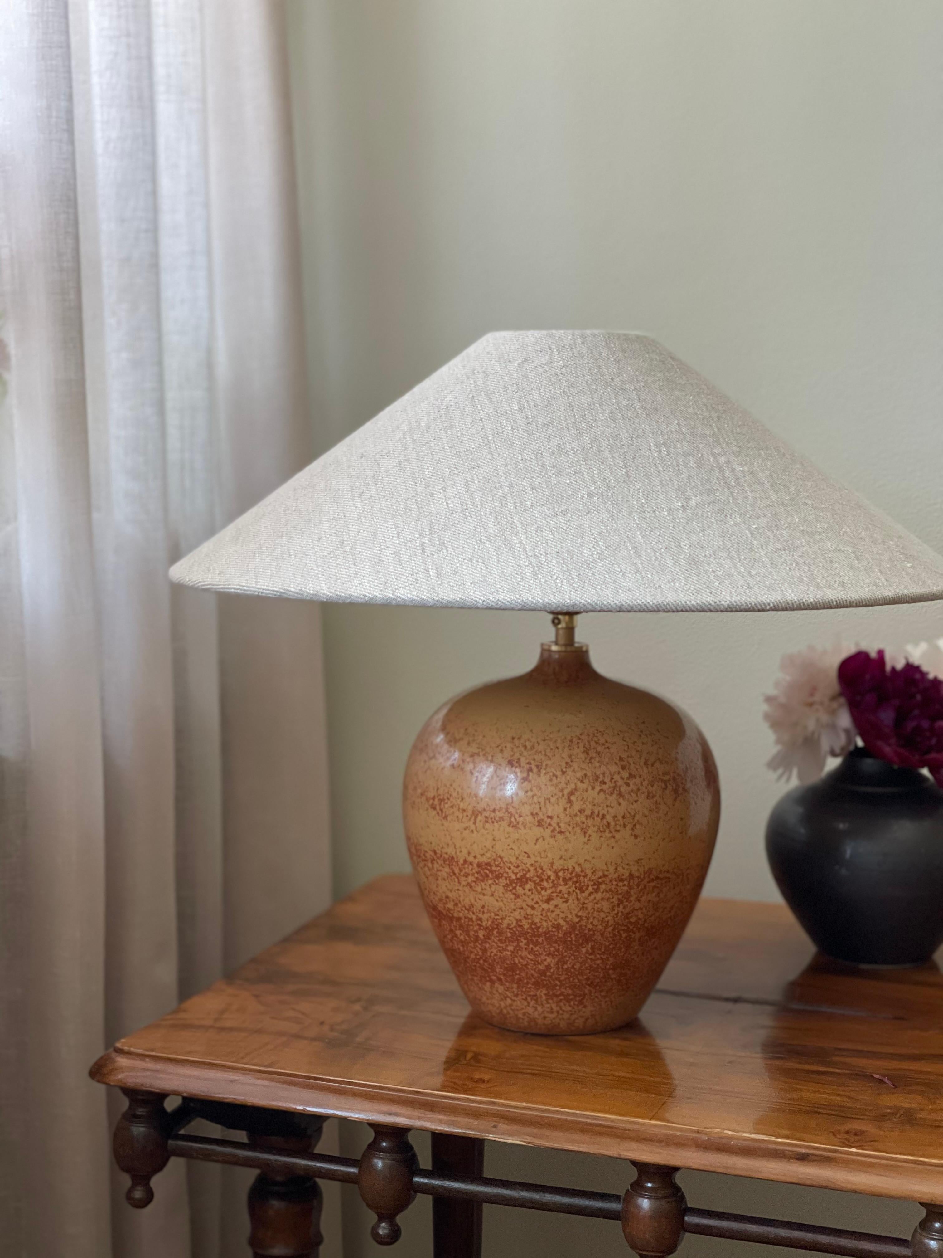 Lampe de table en grès Nylund à glaçure fourrure de lièvre Brown. 1940s. Bon état - En vente à Bromma, SE