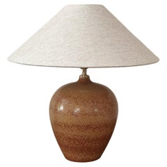 Lampada da tavolo in gres di Nylund con smalto marrone a pelo di lepre. 1940s.