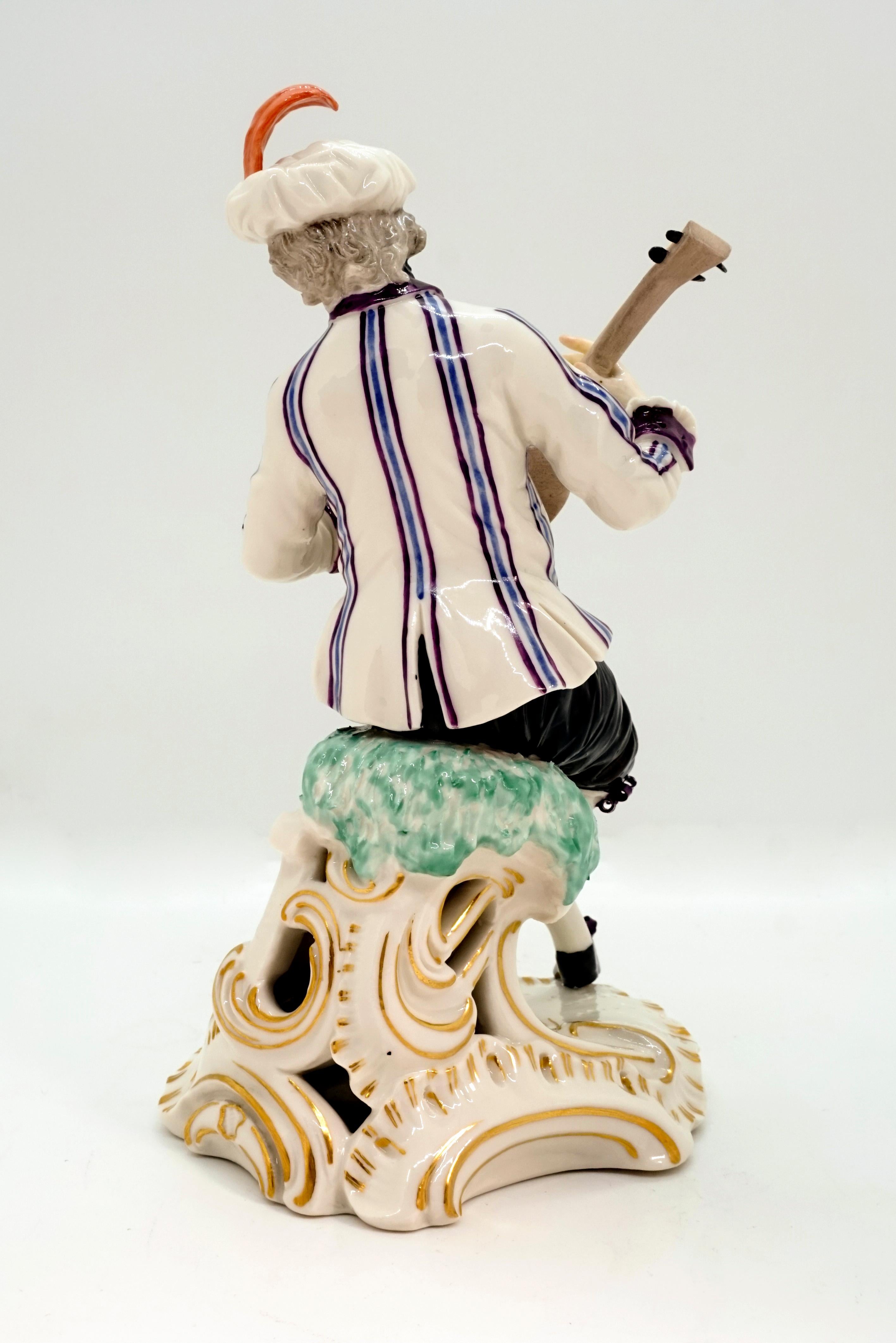 Tedesco Figurina Nymphenburg Frankenthal 'Suonatore di chitarra', Germania, 1923 in vendita