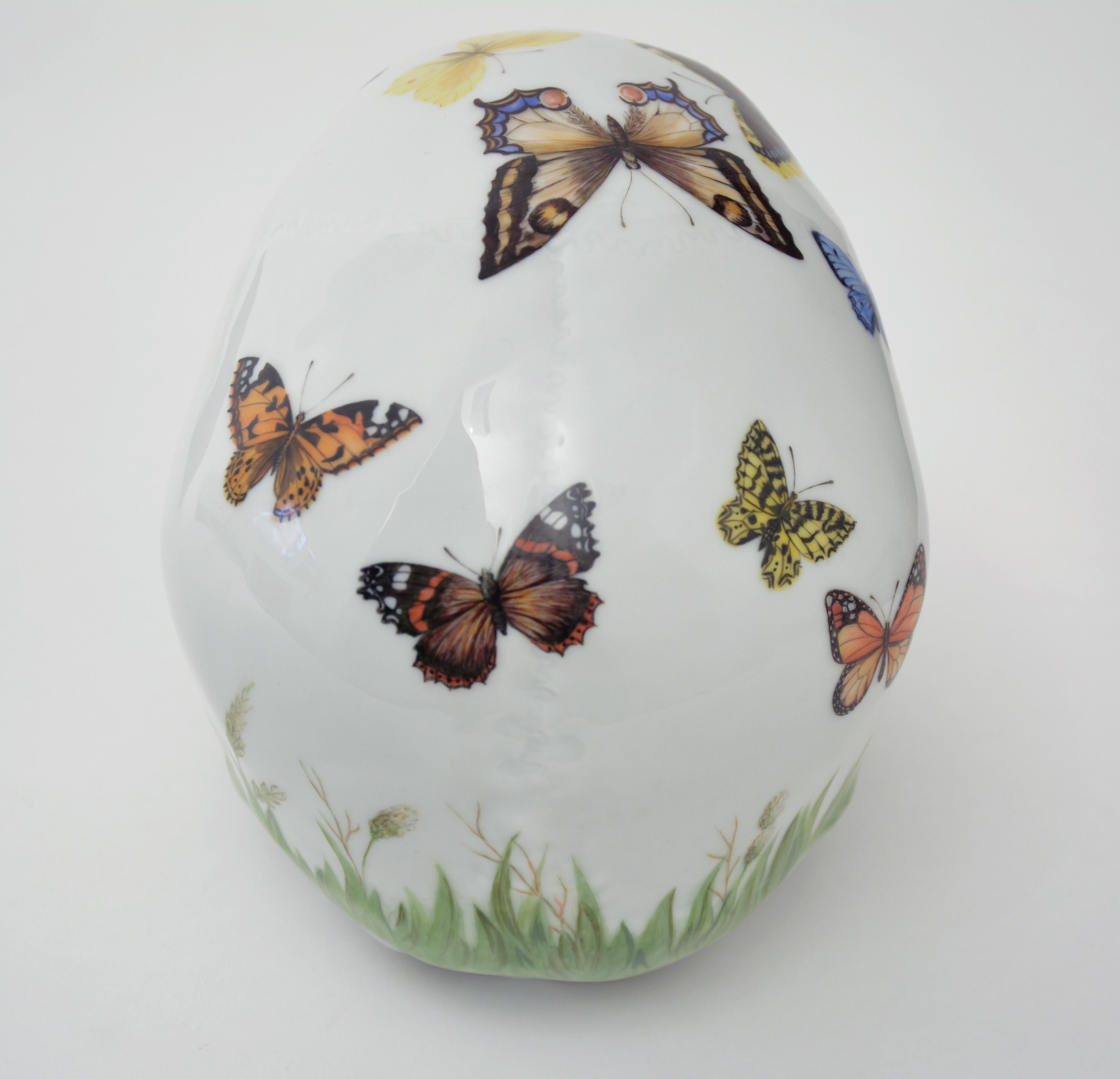 Nymphenburg Edición Limitada Calavera - Mariposas - pintada a mano Edición de 25 Moderno orgánico en venta