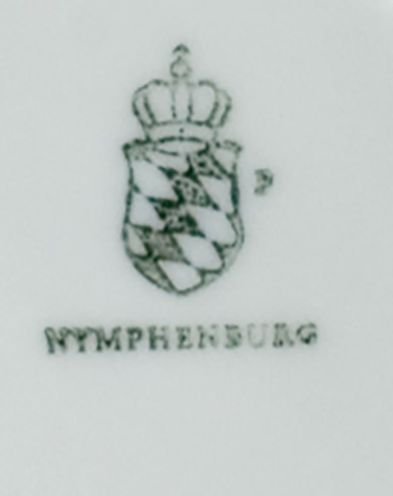 Teschio di Nymphenburg in edizione limitata - Piume di pavone - dipinto a mano Nr. 22/25 in vendita 1