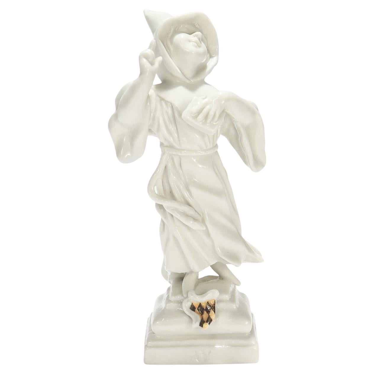 The Nymphenburg Miniature Porcelain Figurine du Münchner Kindl en porcelaine