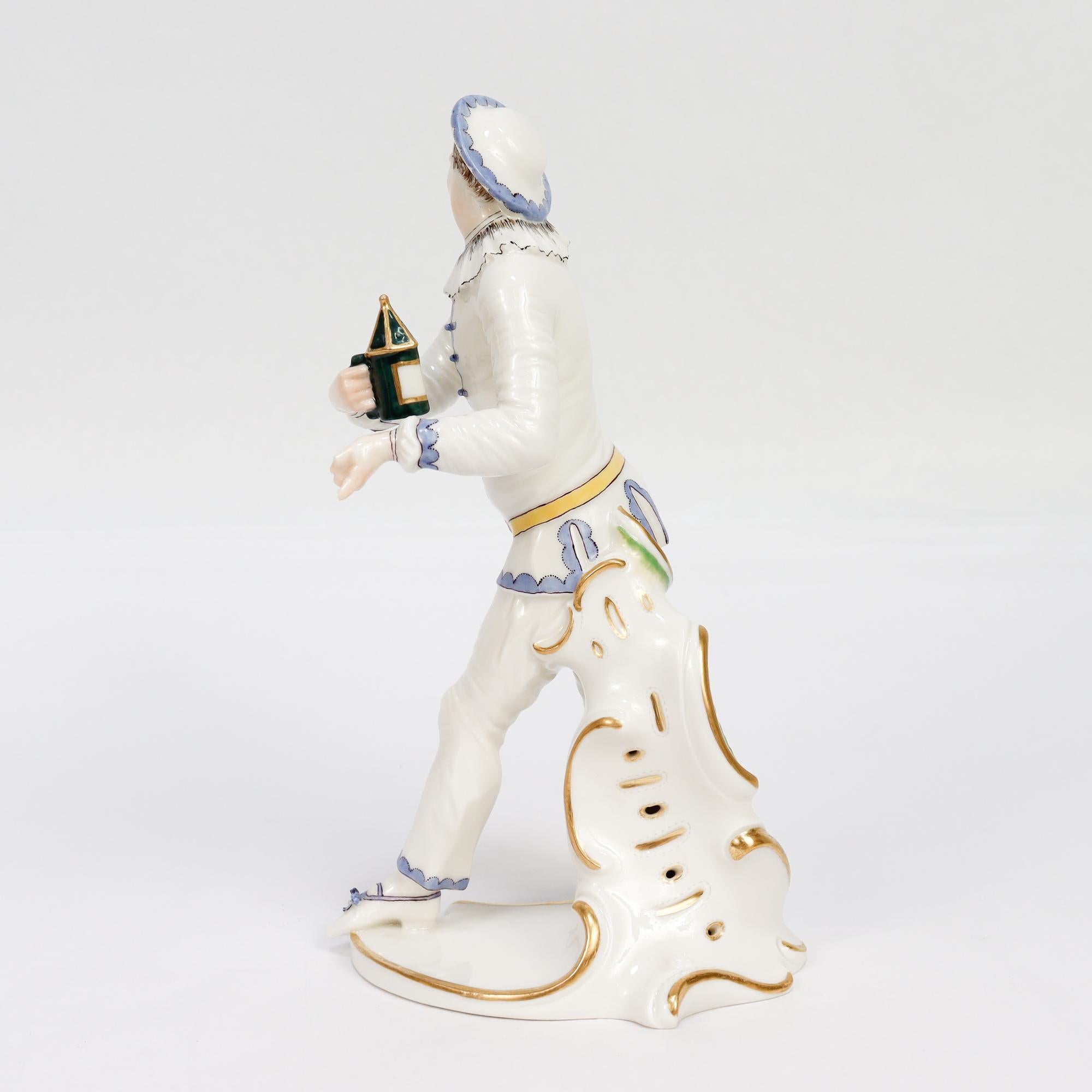 Nymphenburg Porcelain Commedia Dell'Arte Figure de Pierrot en porcelaine État moyen - En vente à Philadelphia, PA