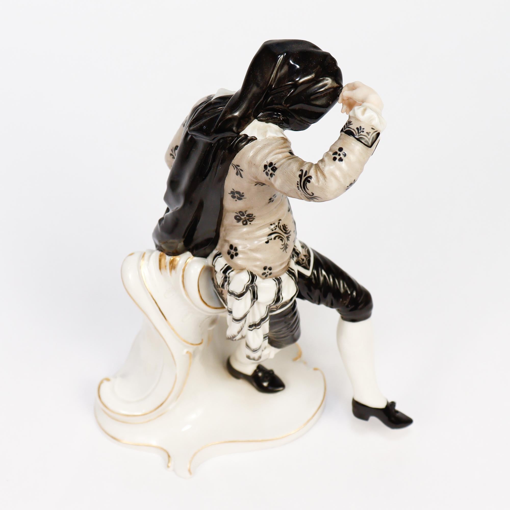 Porcelaine Nymphenburg Porcelain Commedia Dell'Arte Figure de Scaramuz en vente