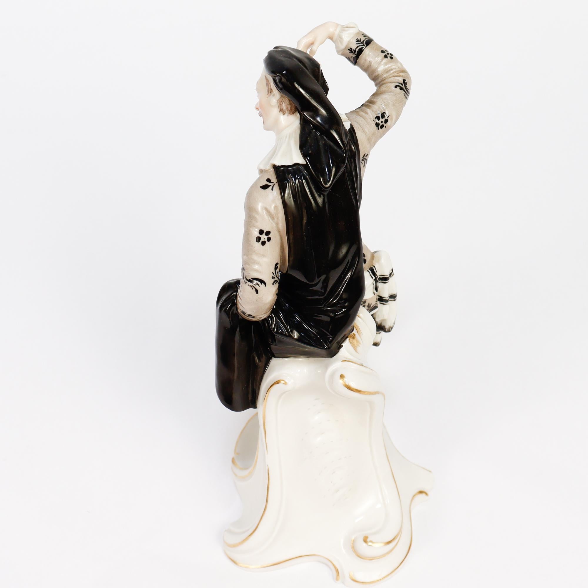 Nymphenburg Porcelain Commedia Dell'Arte Figure de Scaramuz en vente 1