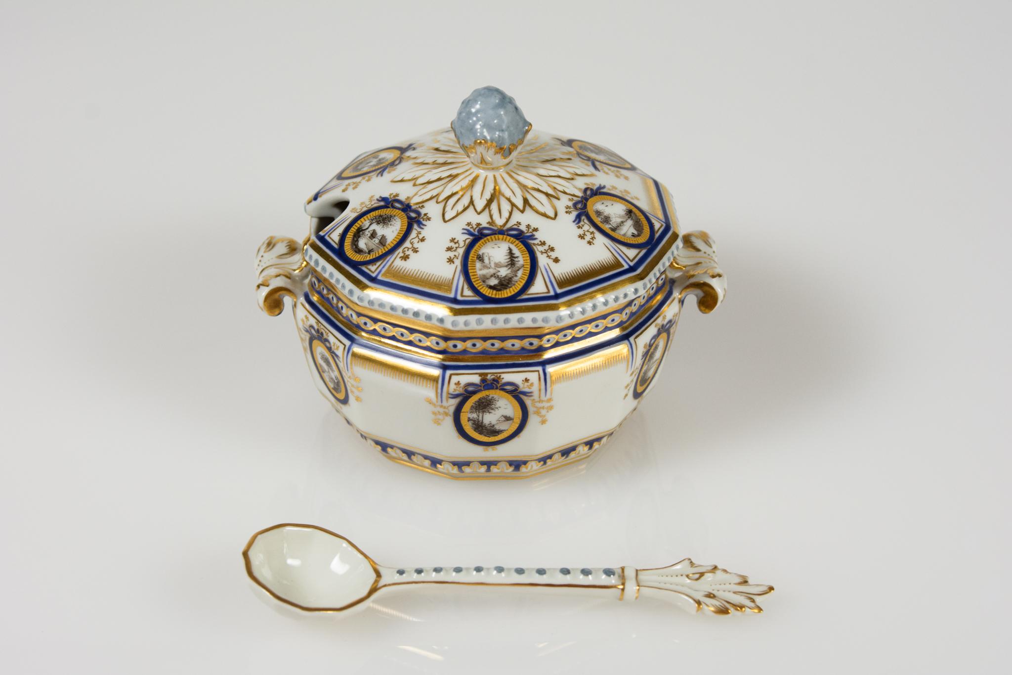 Nymphenburg Porcelain Perlenkönigsservice für 12 Königsservice Perl 70 Pieces im Angebot 2