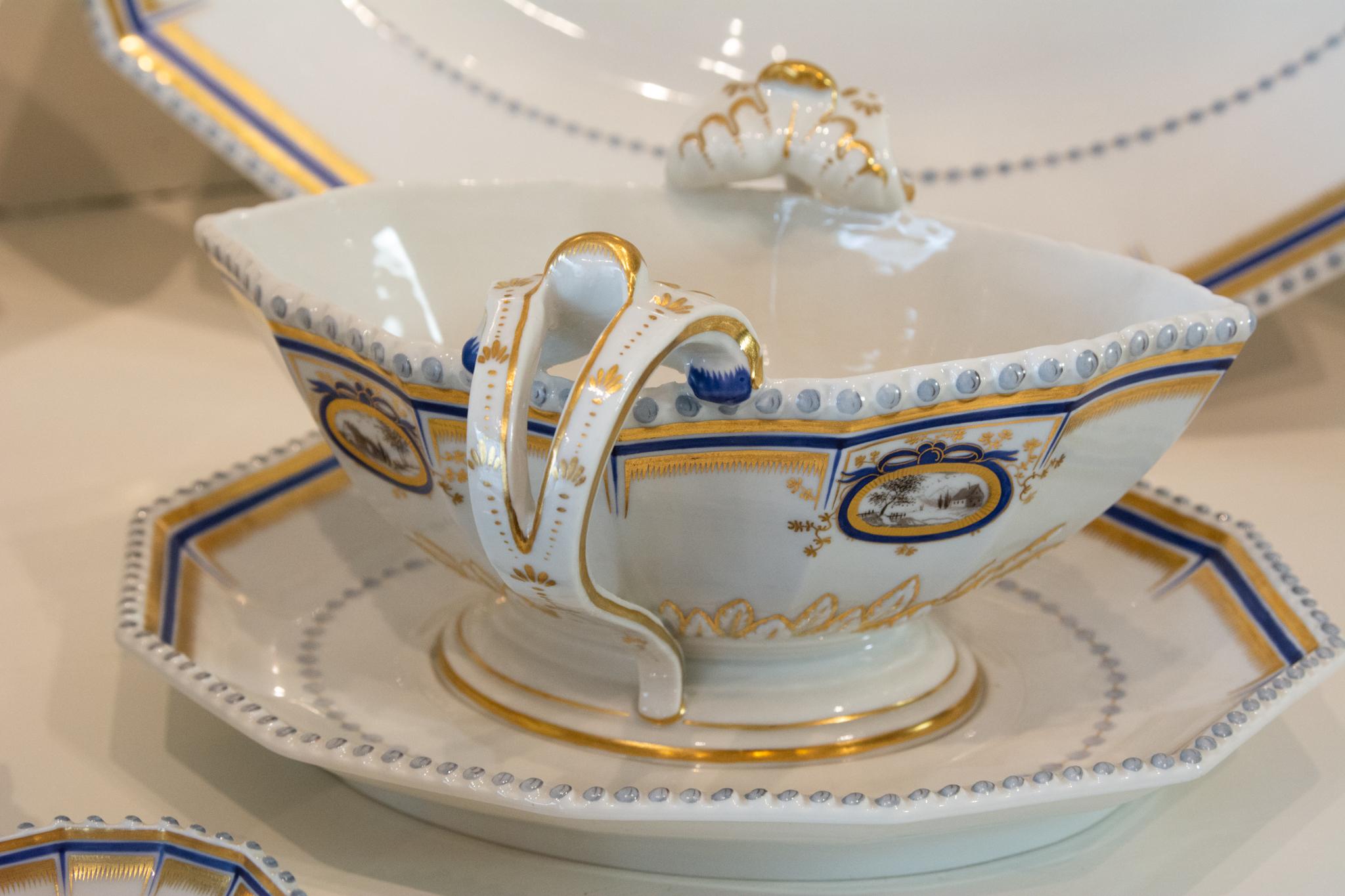 Nymphenburg Porcelain Perlenkönigsservice für 12 Königsservice Perl 70 Pieces im Angebot 11