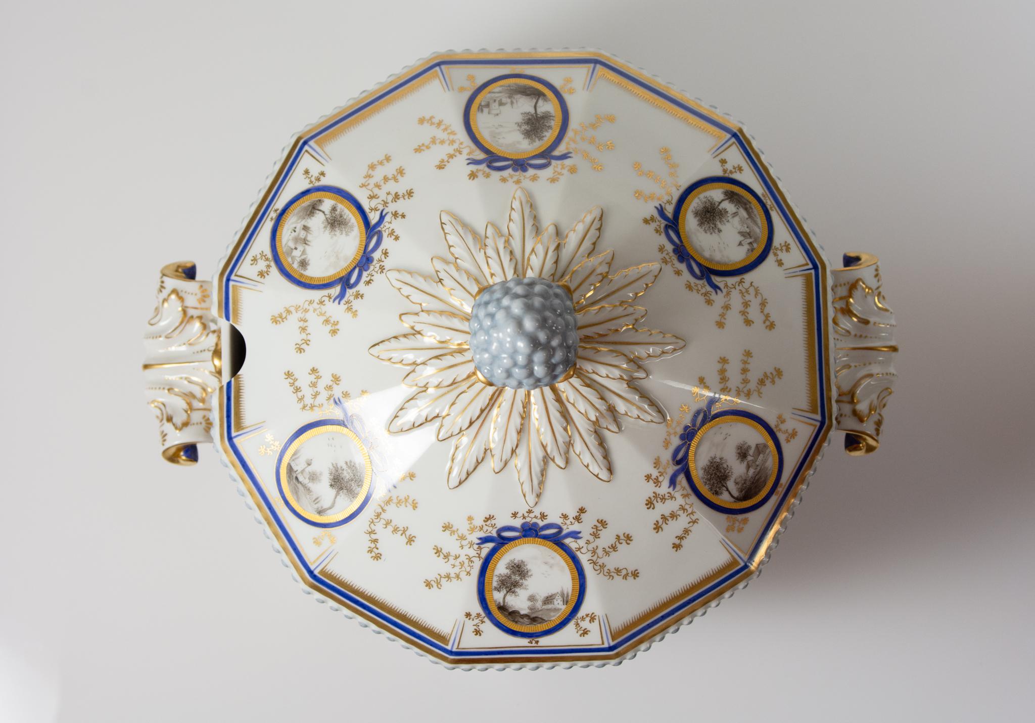 Nymphenburg Porcelain Perlenkönigsservice für 12 Königsservice Perl 70 Pieces (Vergoldet) im Angebot