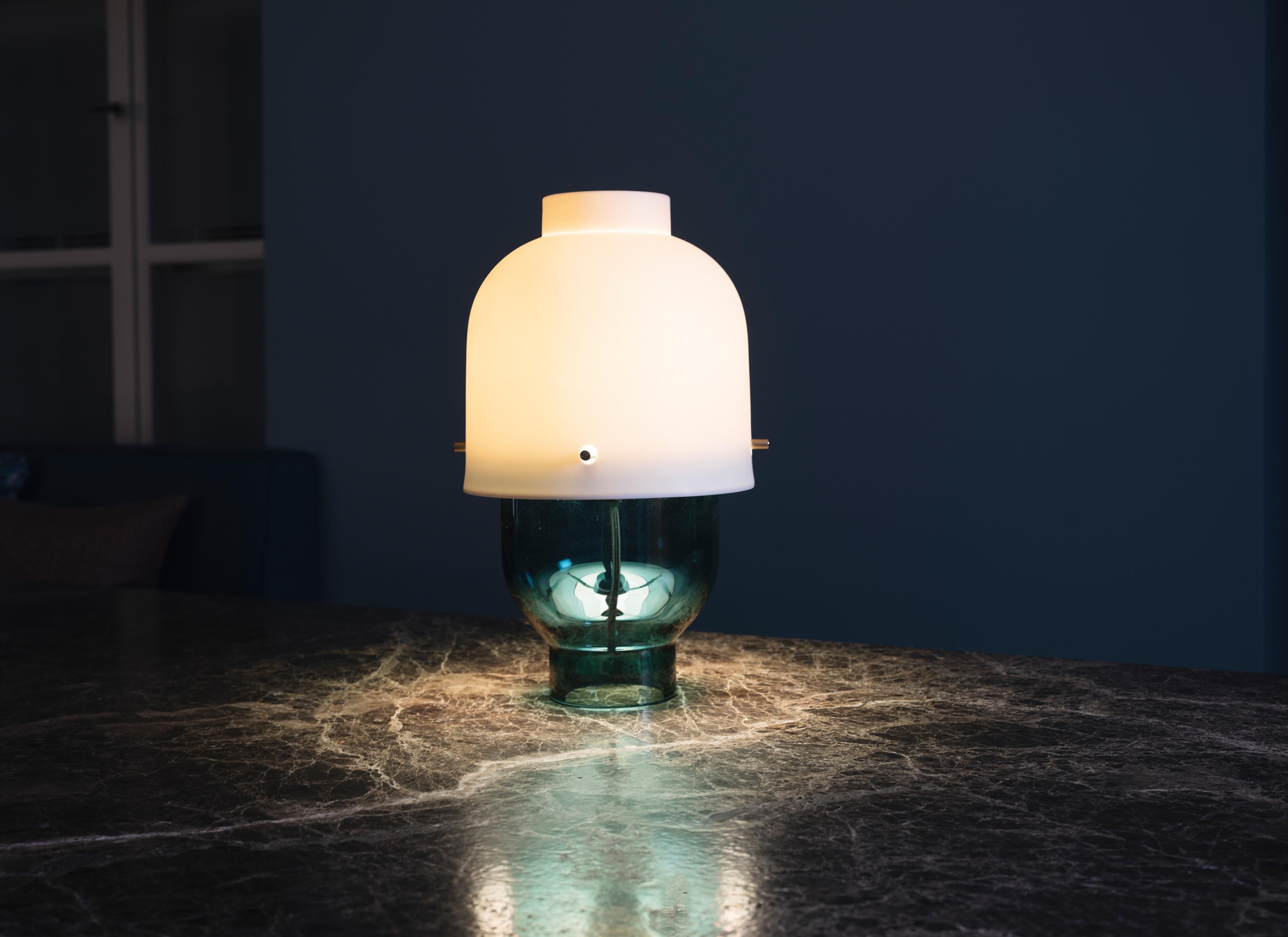 Tedesco Lampada da tavolo artigianale in porcellana di Nymphenburg Porcelain e vetro di Theresienthal