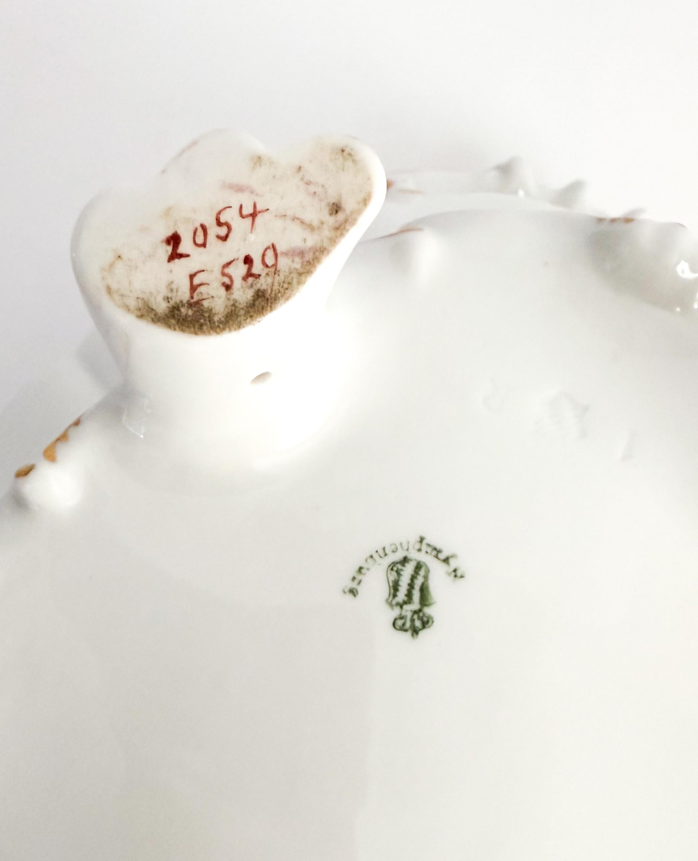 Nymphenburg Porcelain Tureen With Lemon Finial and Blue Green en vente 2