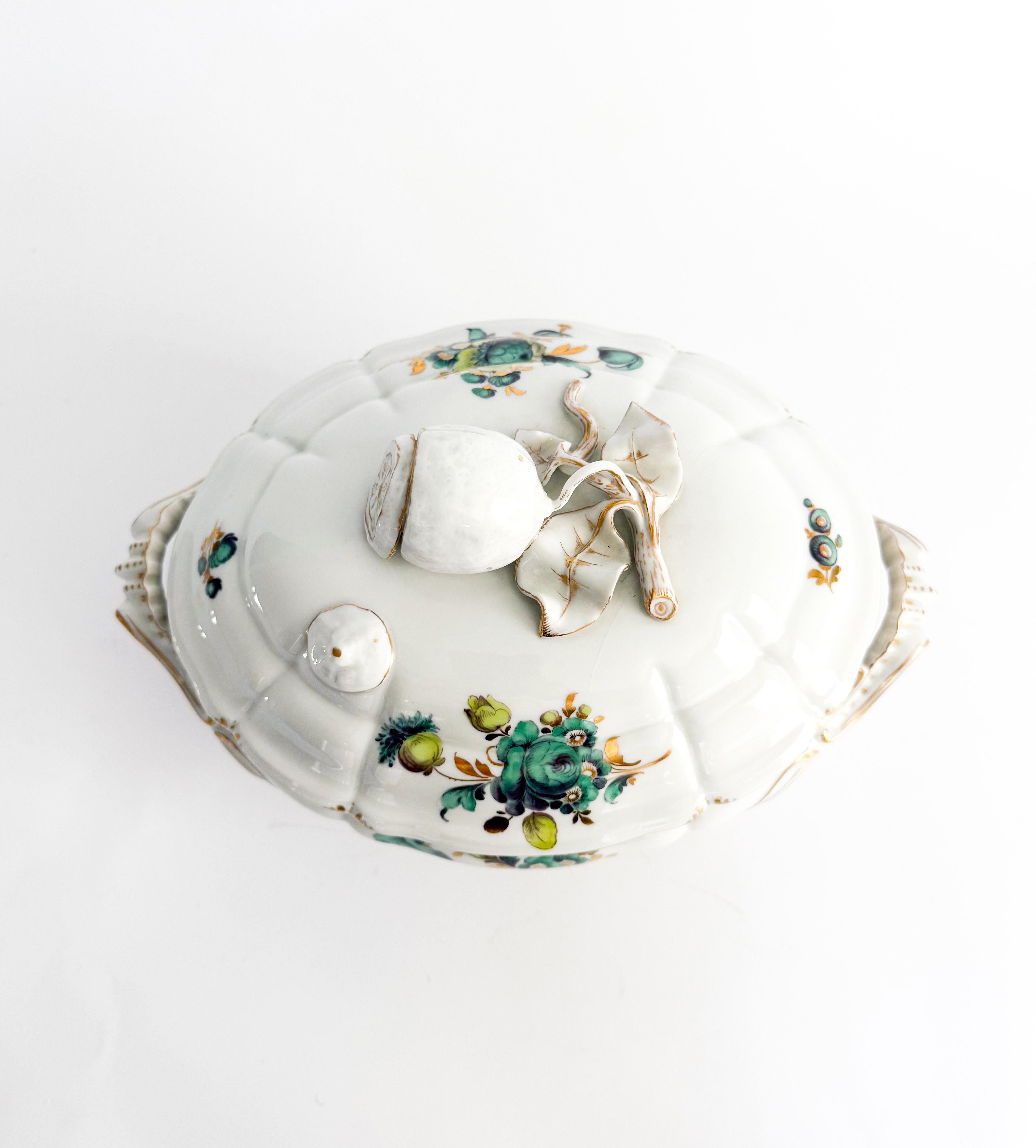 Allemand Nymphenburg Porcelain Tureen With Lemon Finial and Blue Green en vente